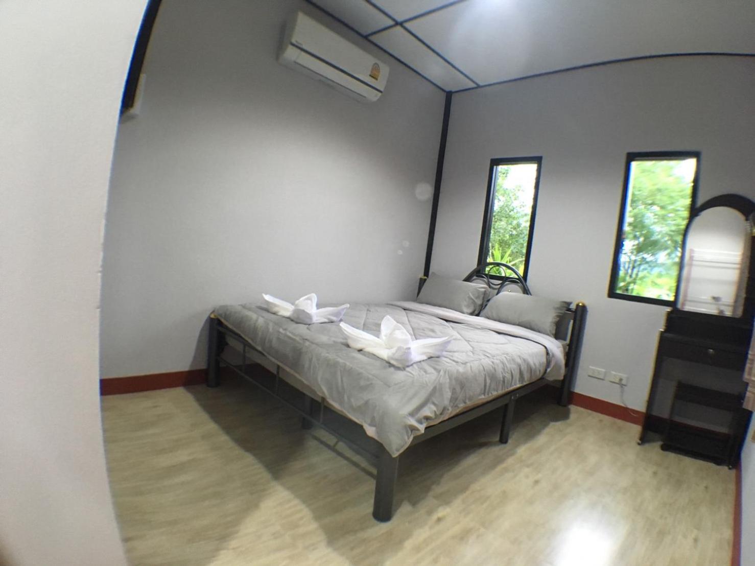Standard Double Room - Photo 13