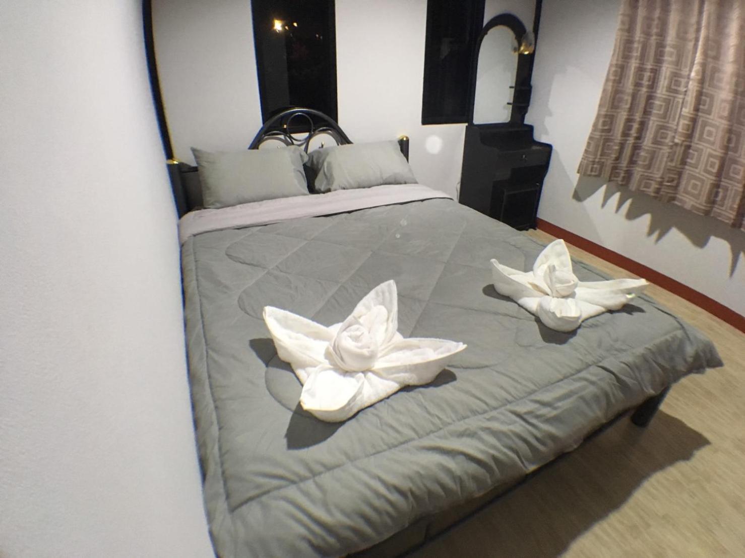 Standard Double Room - Photo 14