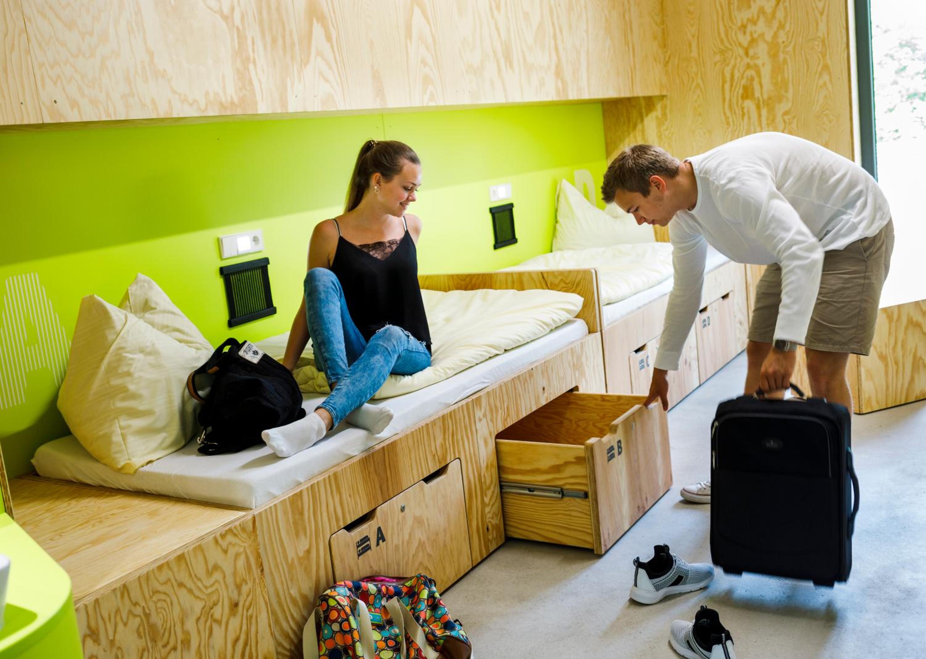 Twin Room with Bathroom - Photo 2