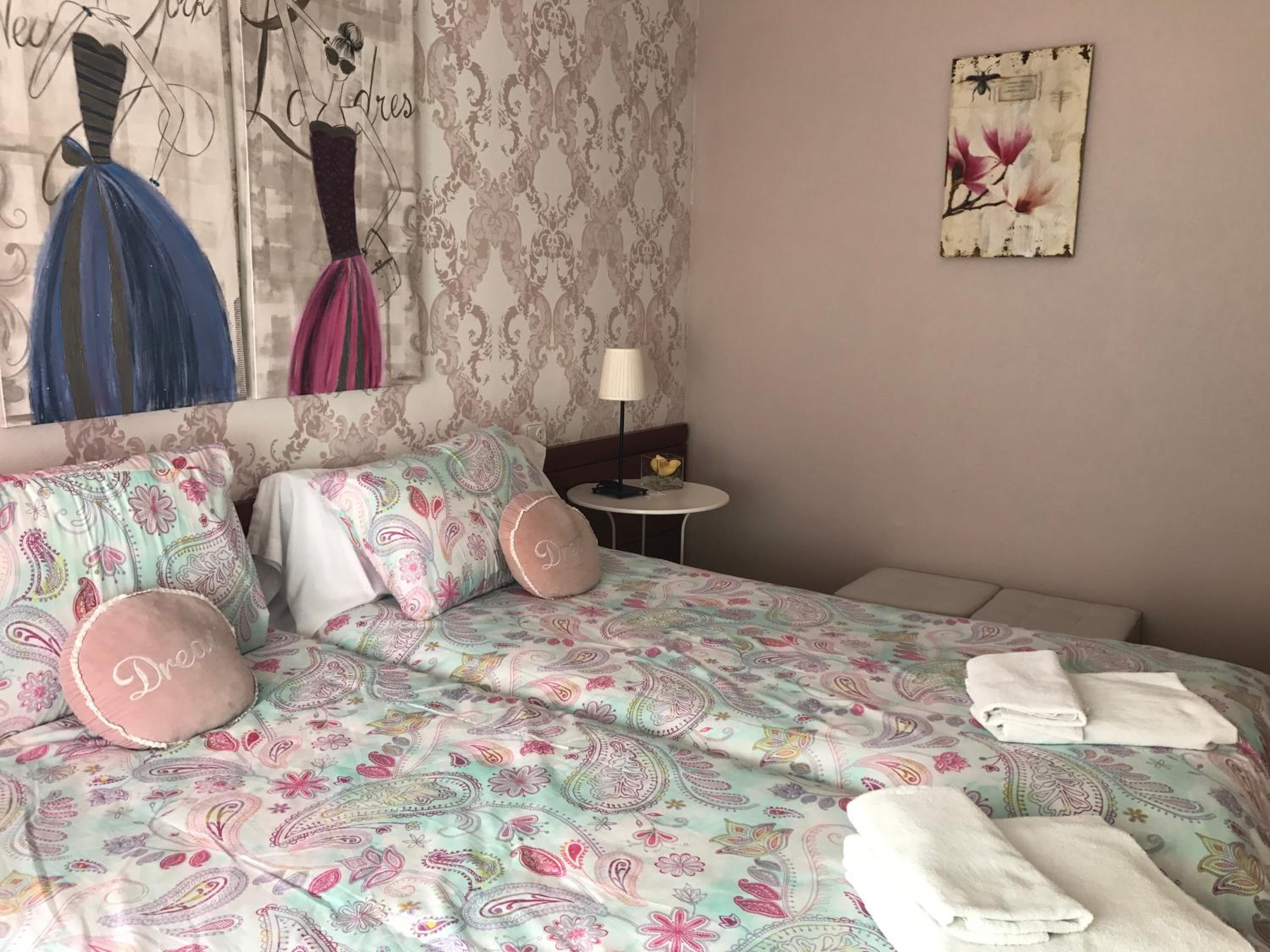 Twin Room - Photo 11