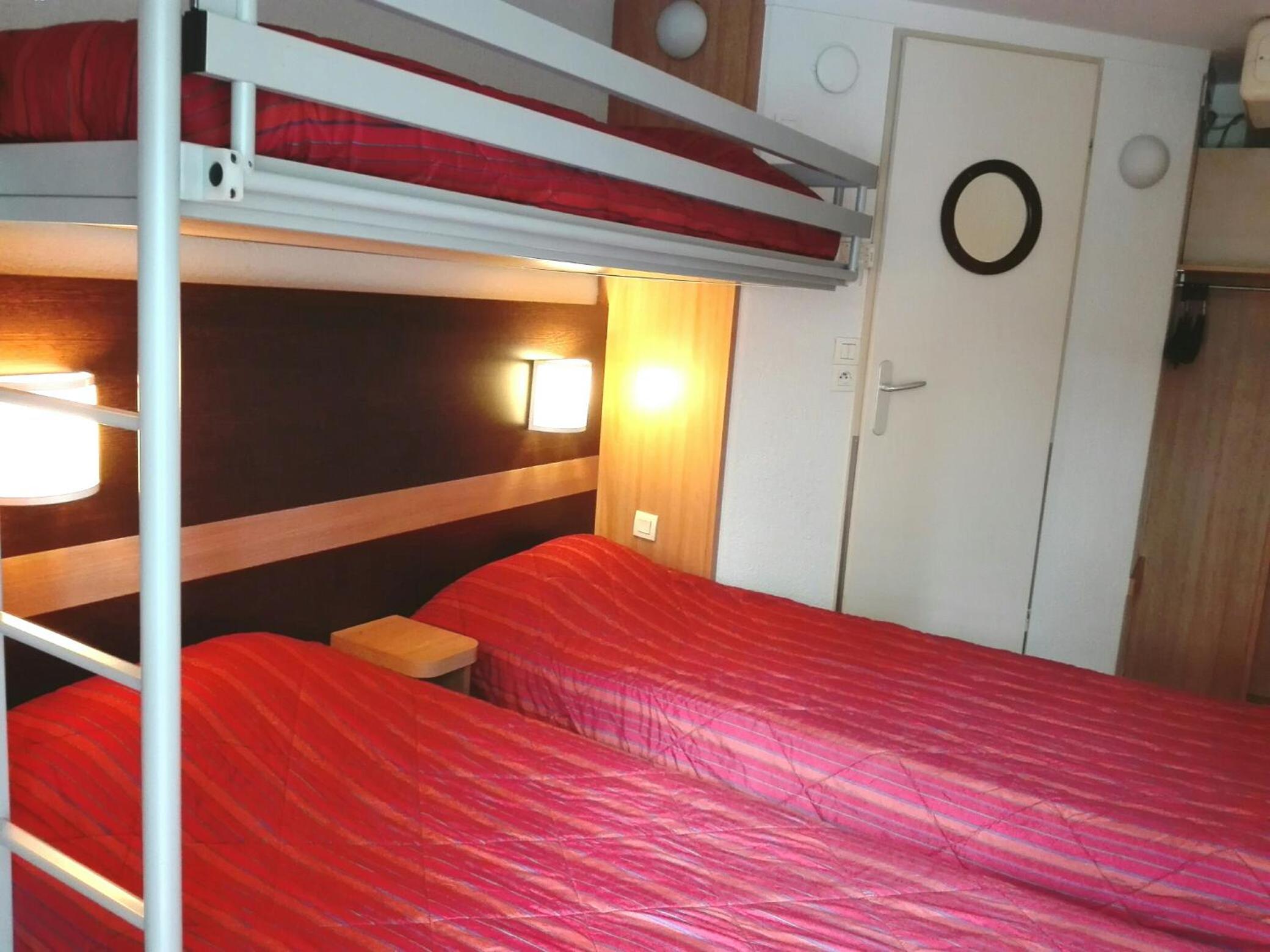 Triple Room with 3 Single Beds - Photo 2