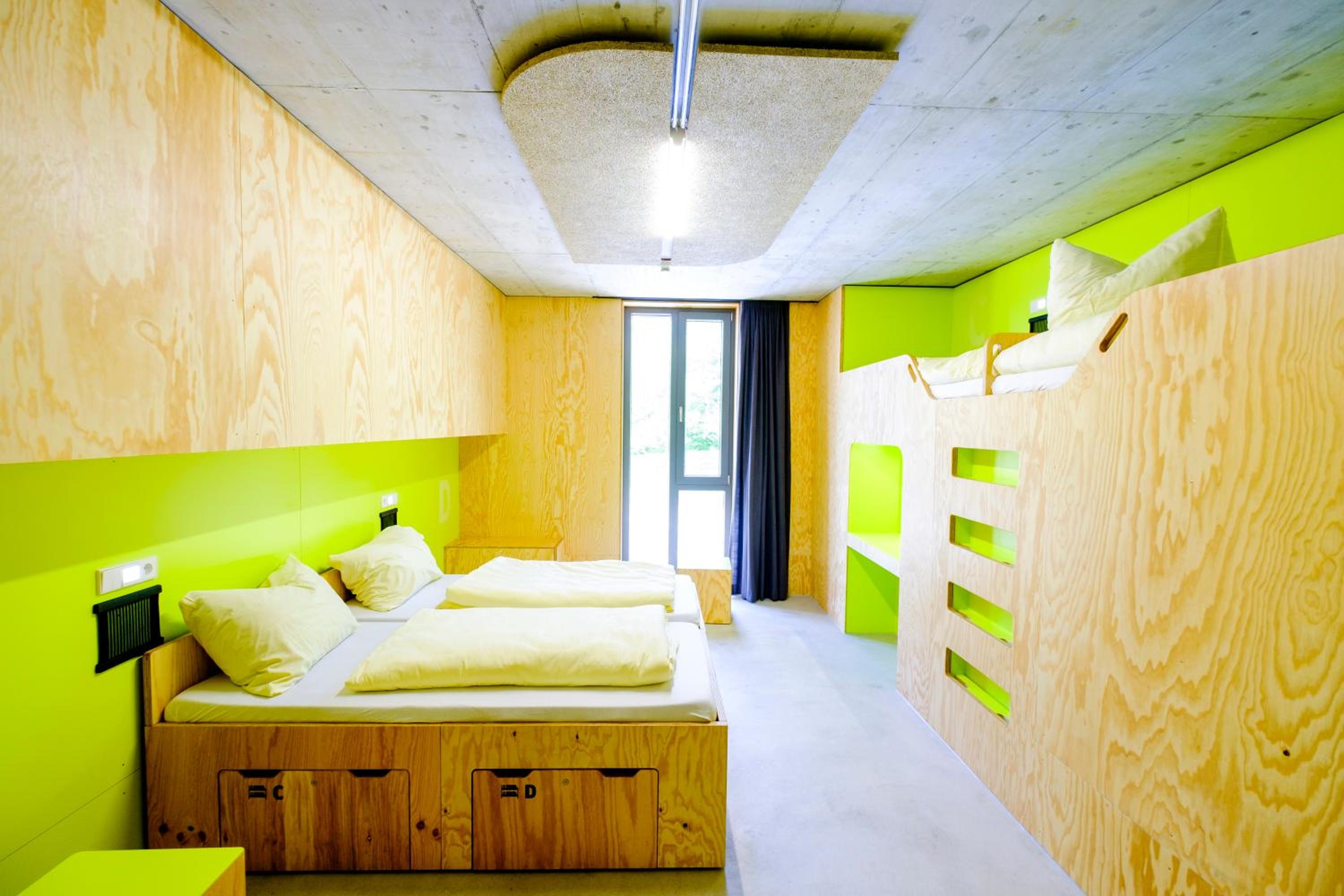 Quadruple Room with Bathroom - Photo 5