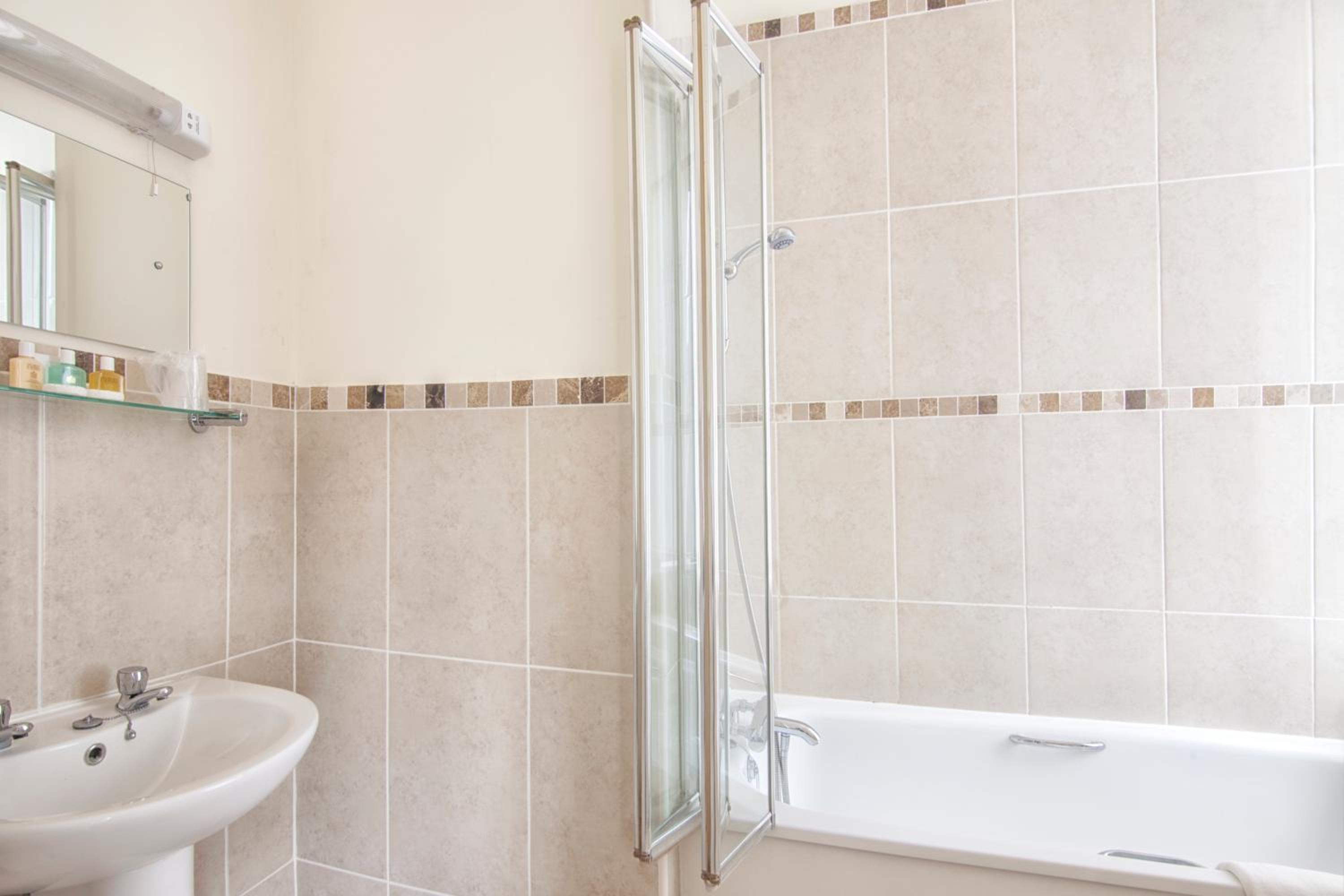 Standard Double Room - Photo 7