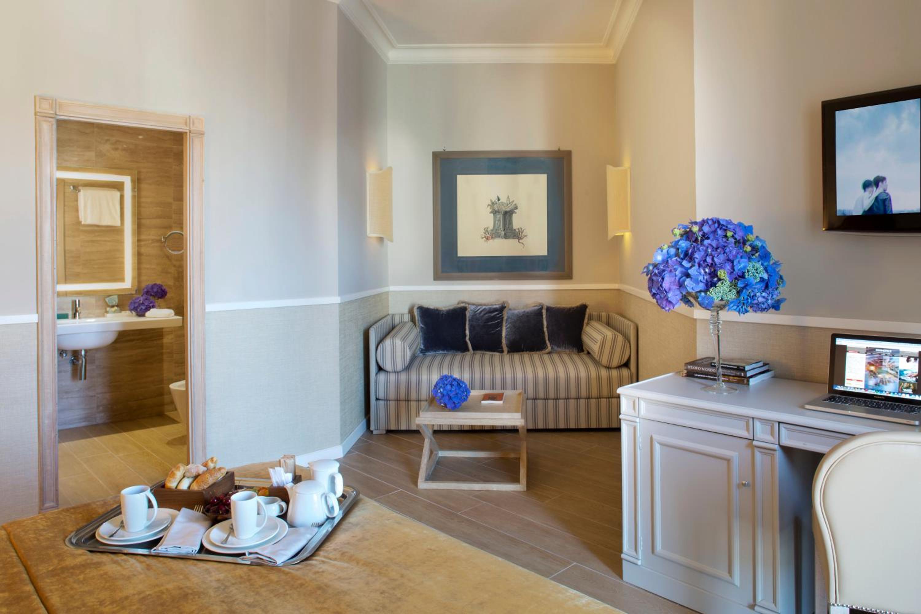 Deluxe Room - Photo 8