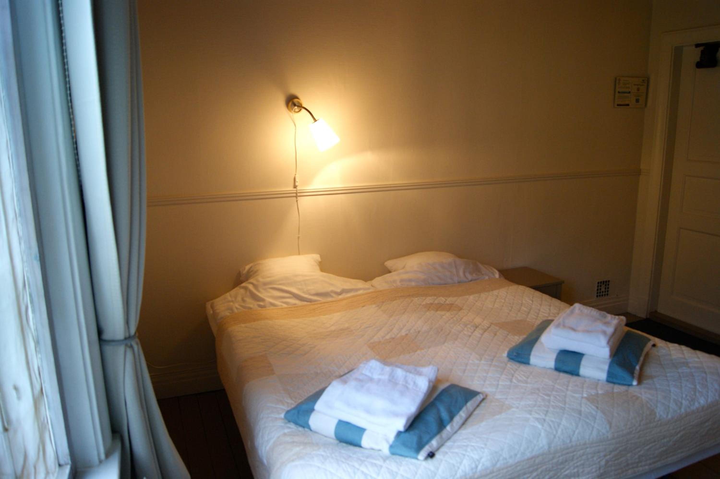 Economy Twin Room photo 2