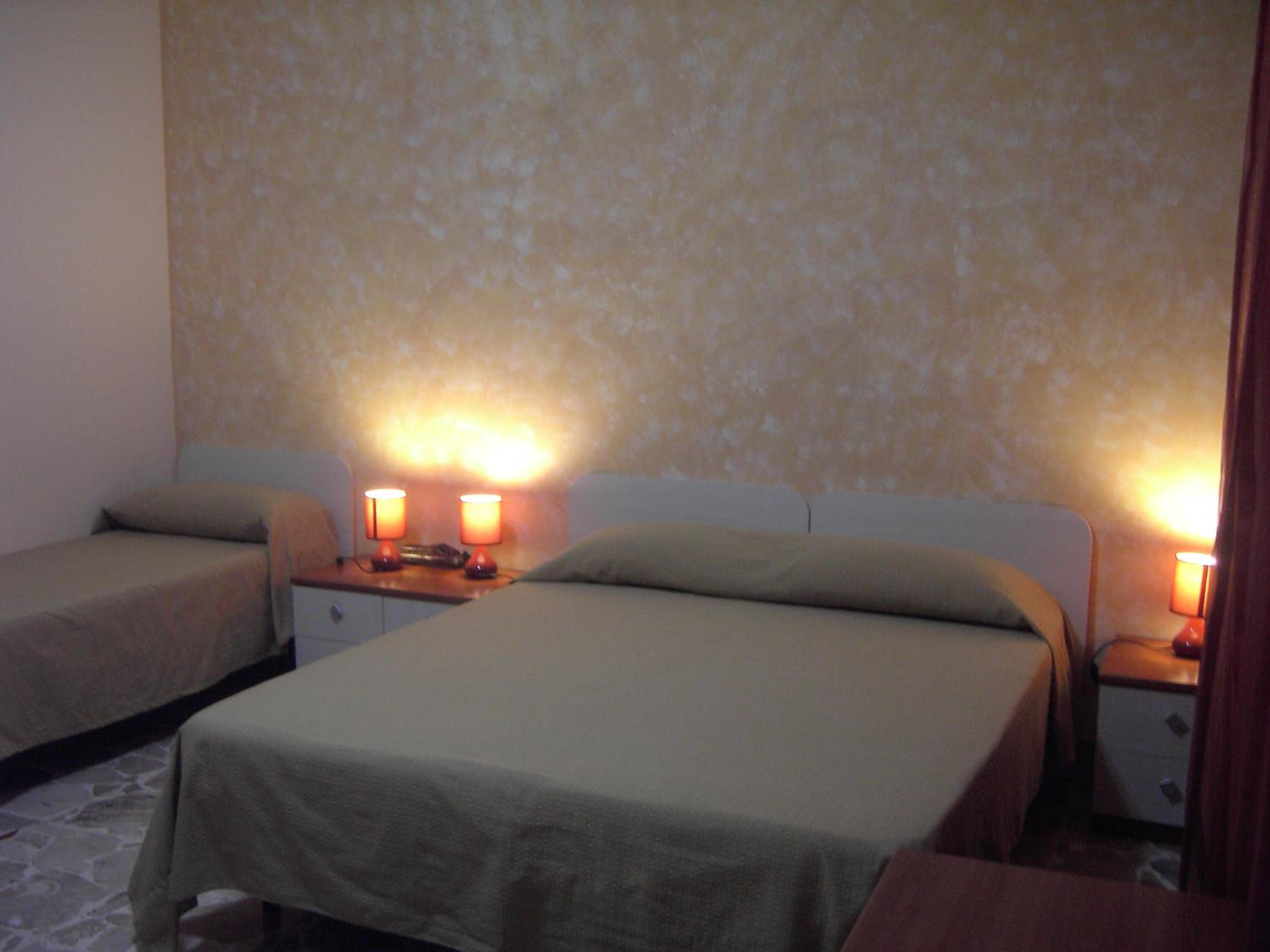 Triple Room with Private Bathroom photo 3