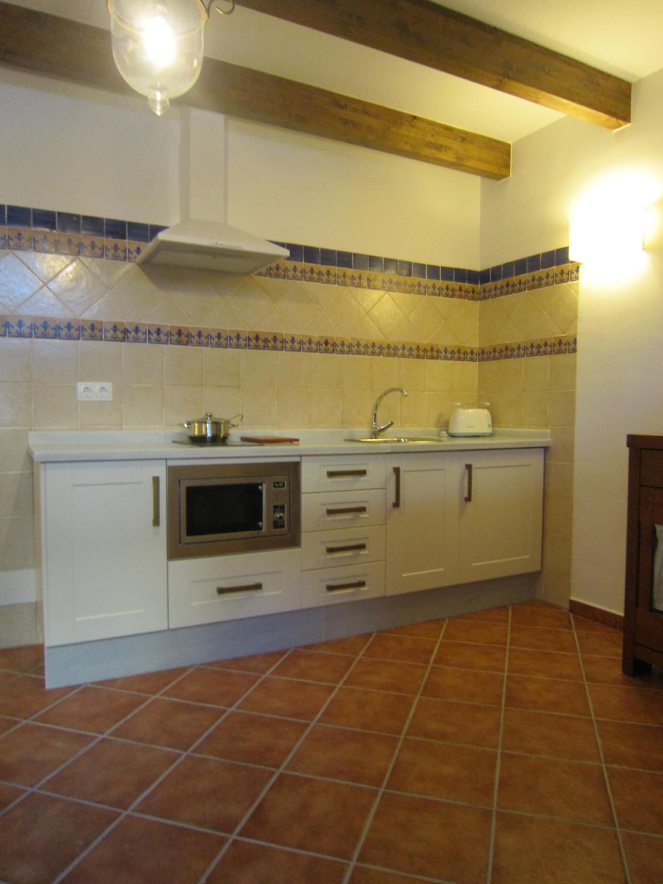 One-Bedroom Apartment - Photo 7