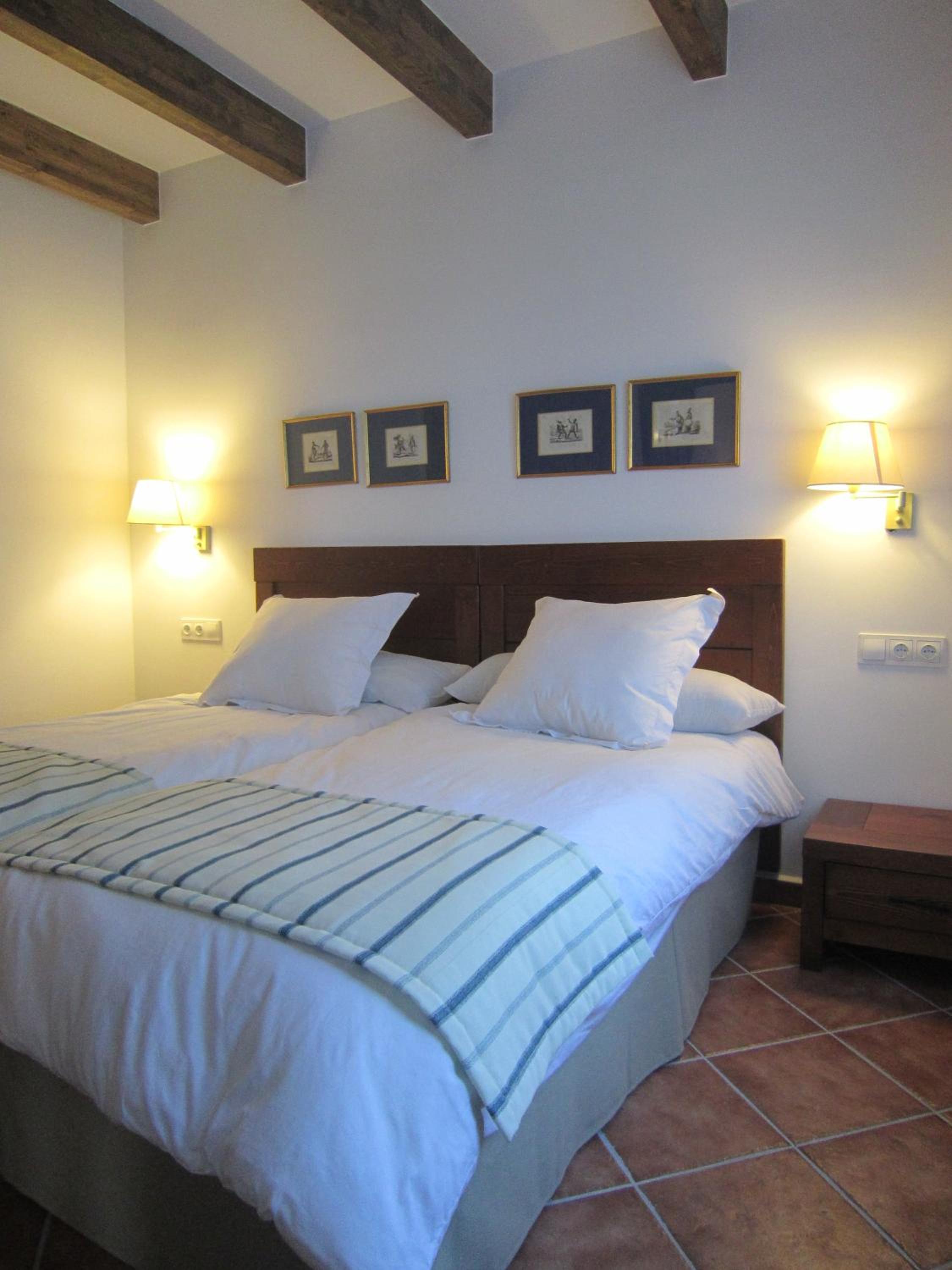 One-Bedroom Apartment - Photo 1