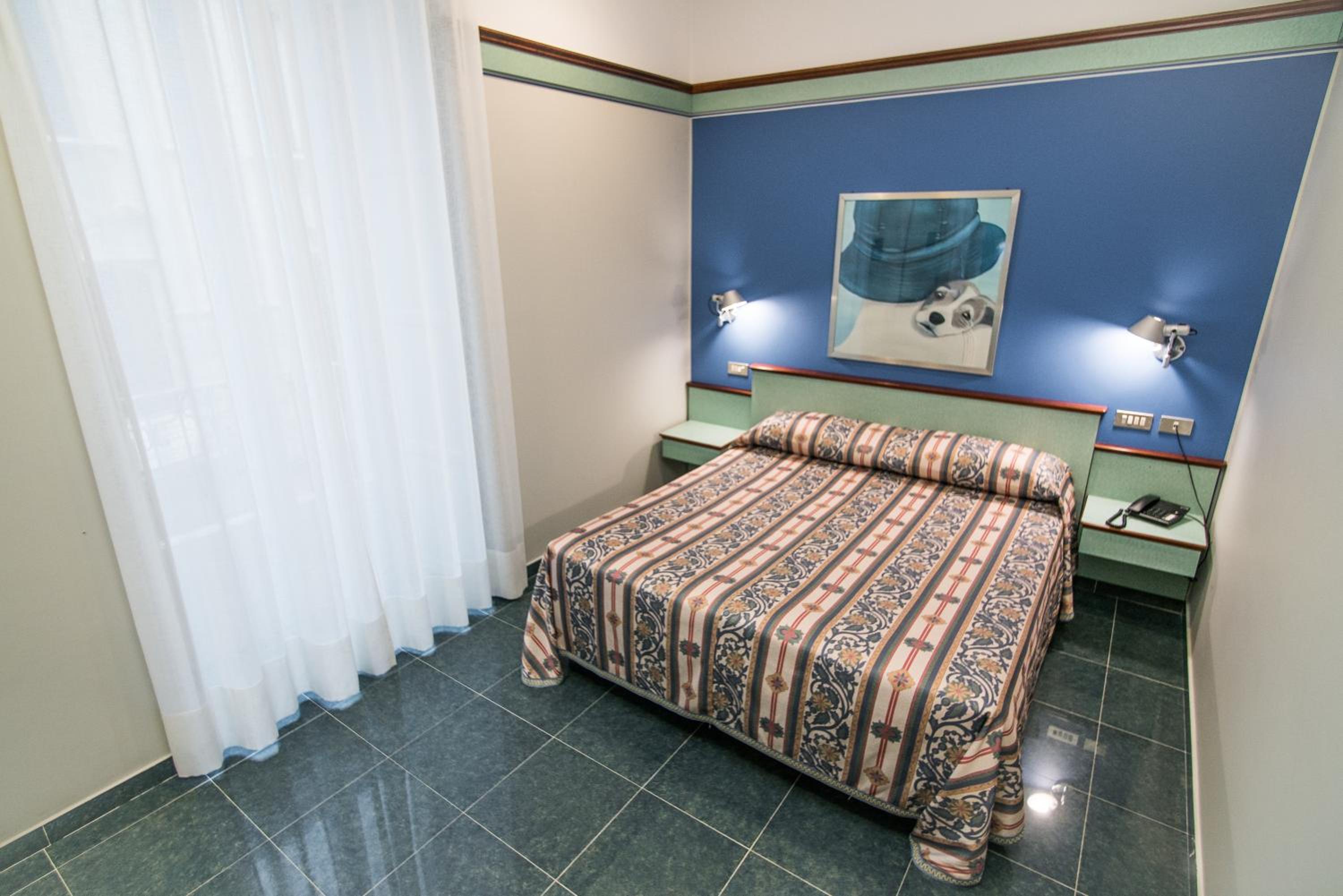 Standard Double Room - Photo 4