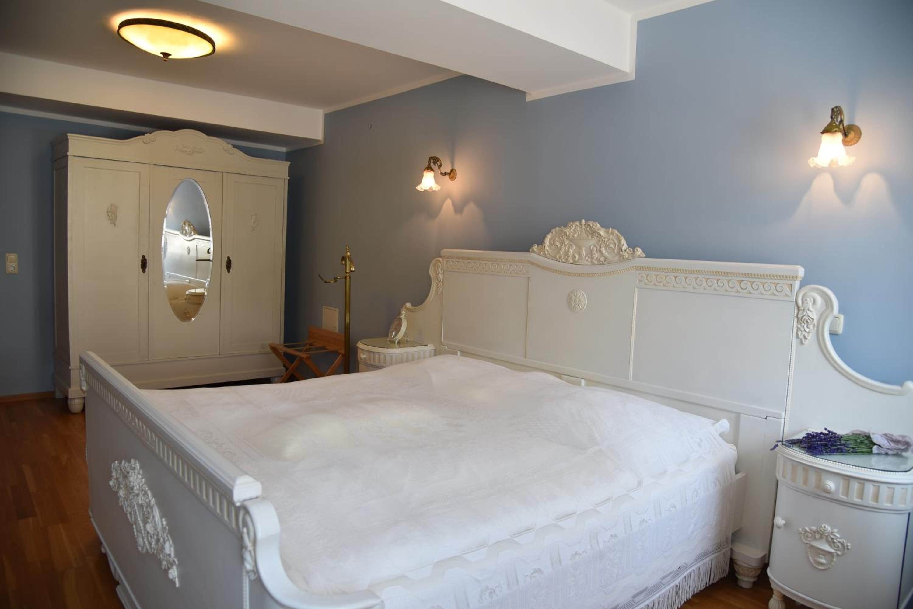 Two-Bedroom Apartment - Photo 10
