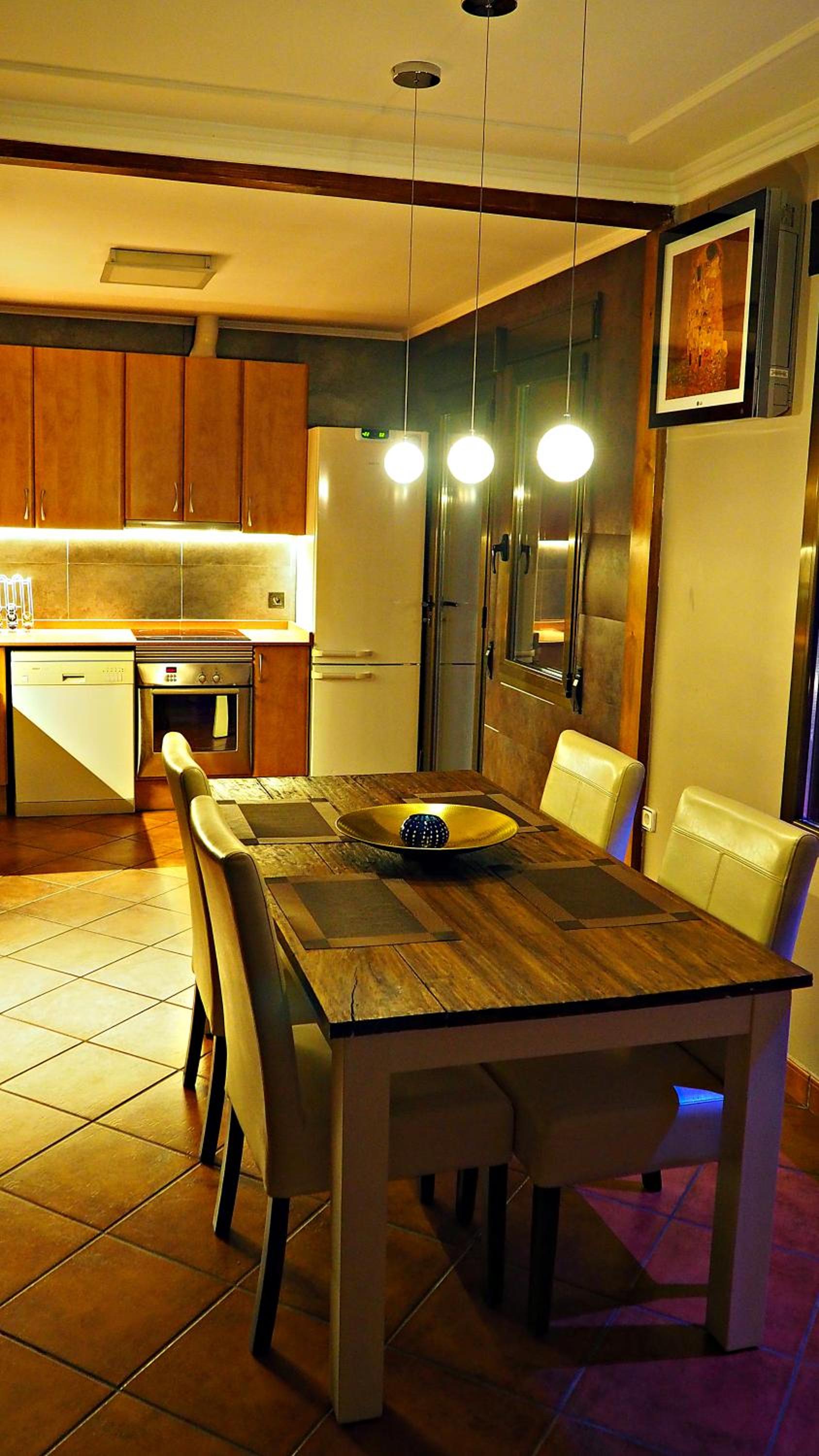 Two-Bedroom House (2-6 Adults) - Photo 73