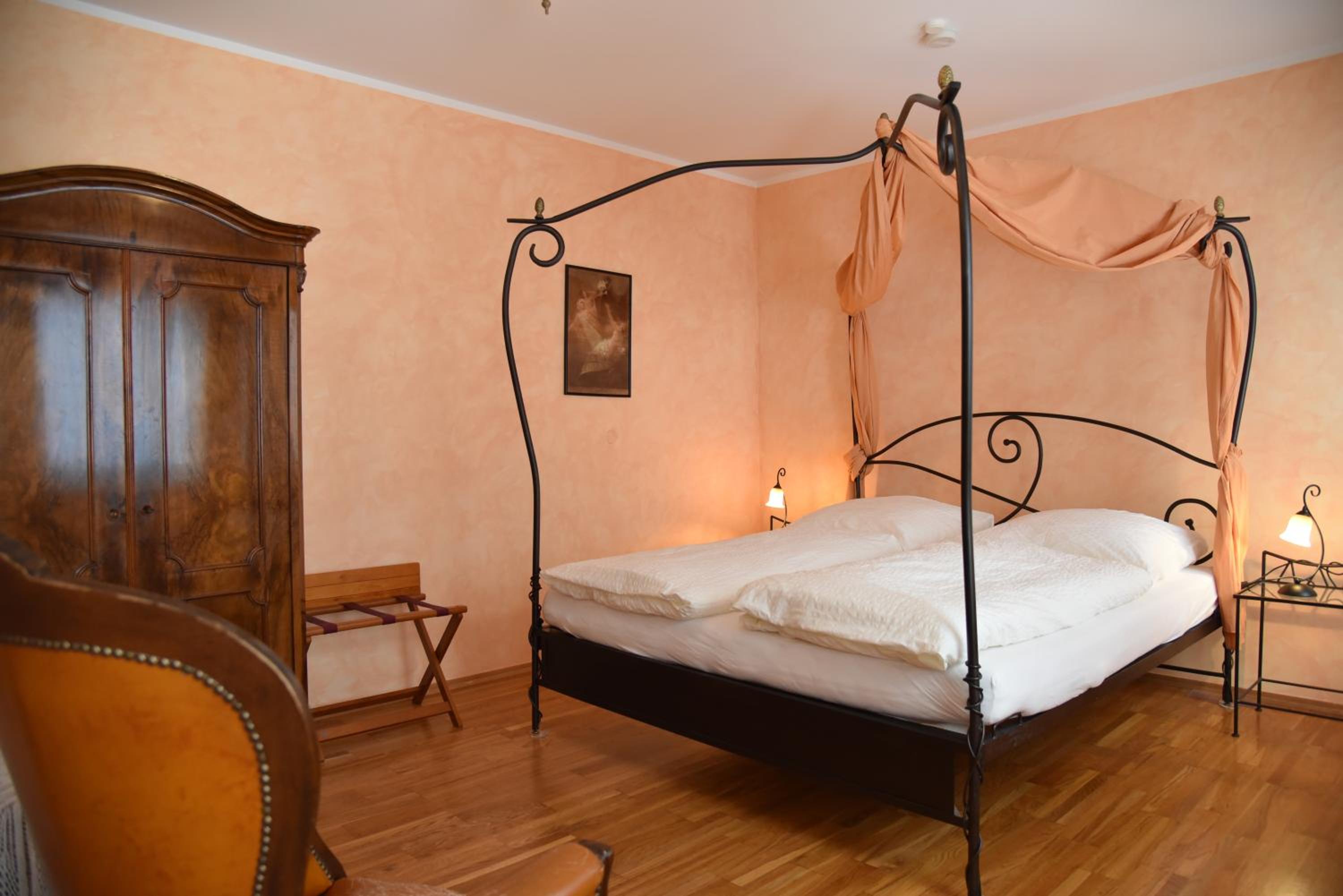 Two-Bedroom Apartment - Photo 12