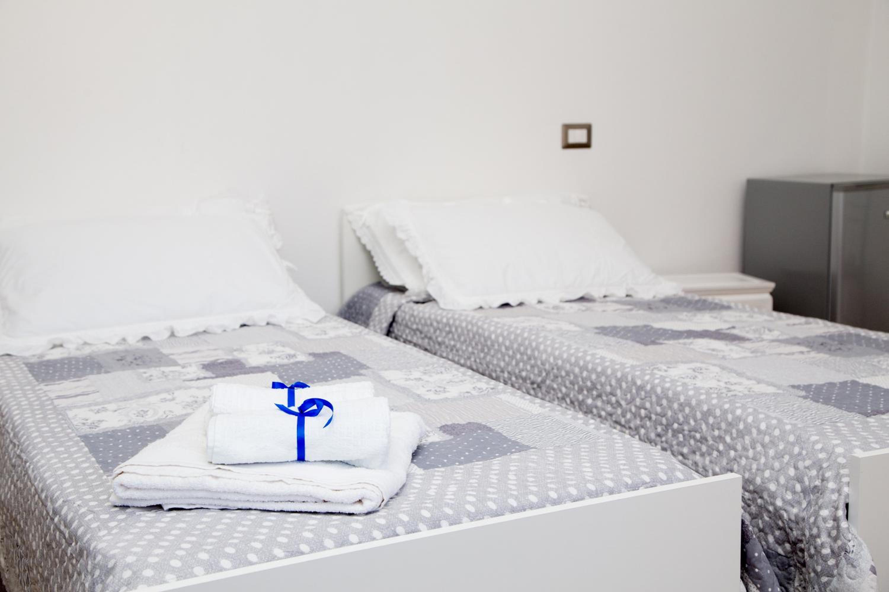 Quadruple Room - Photo 8