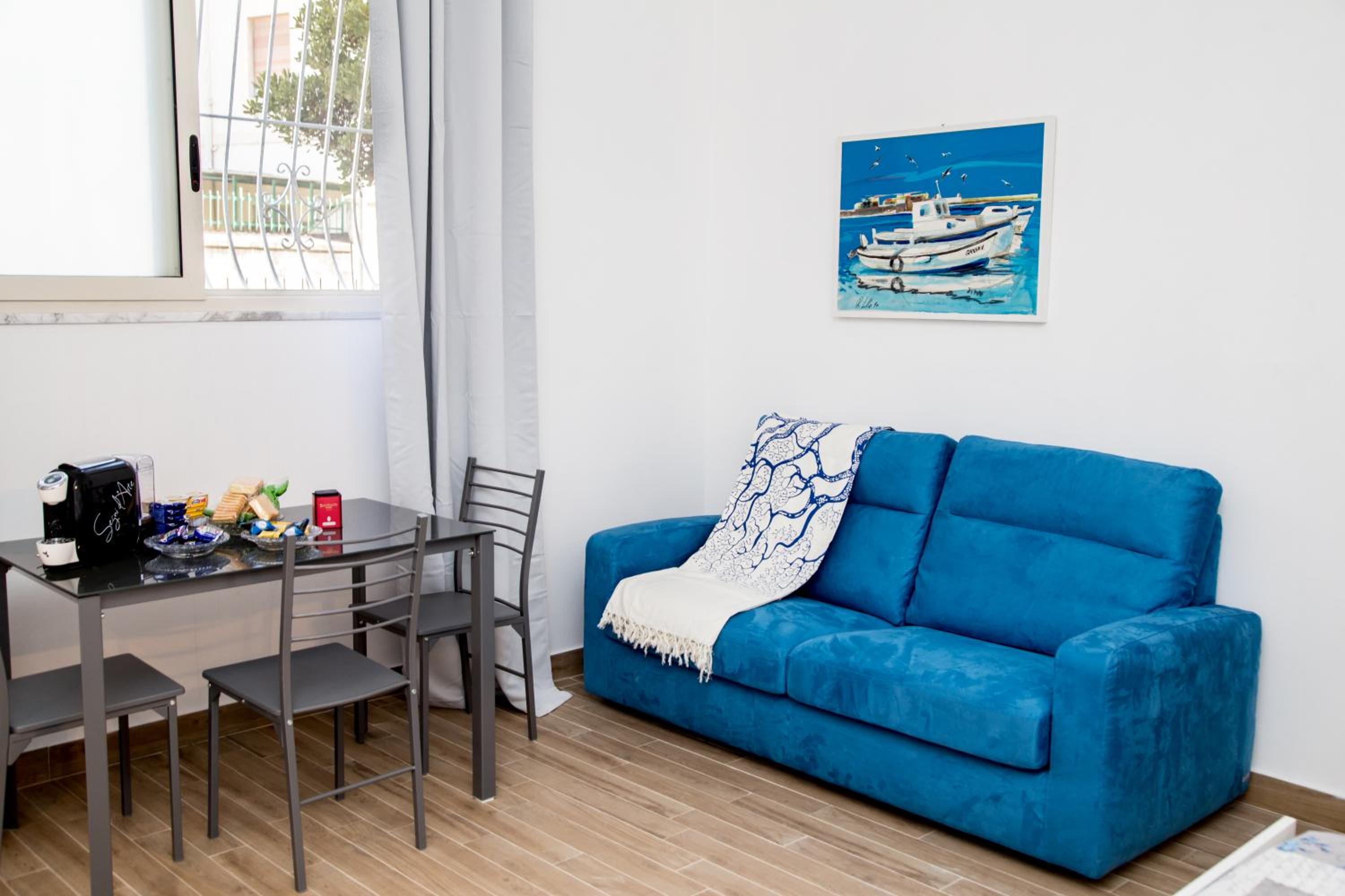 Quadruple Room - Photo 11