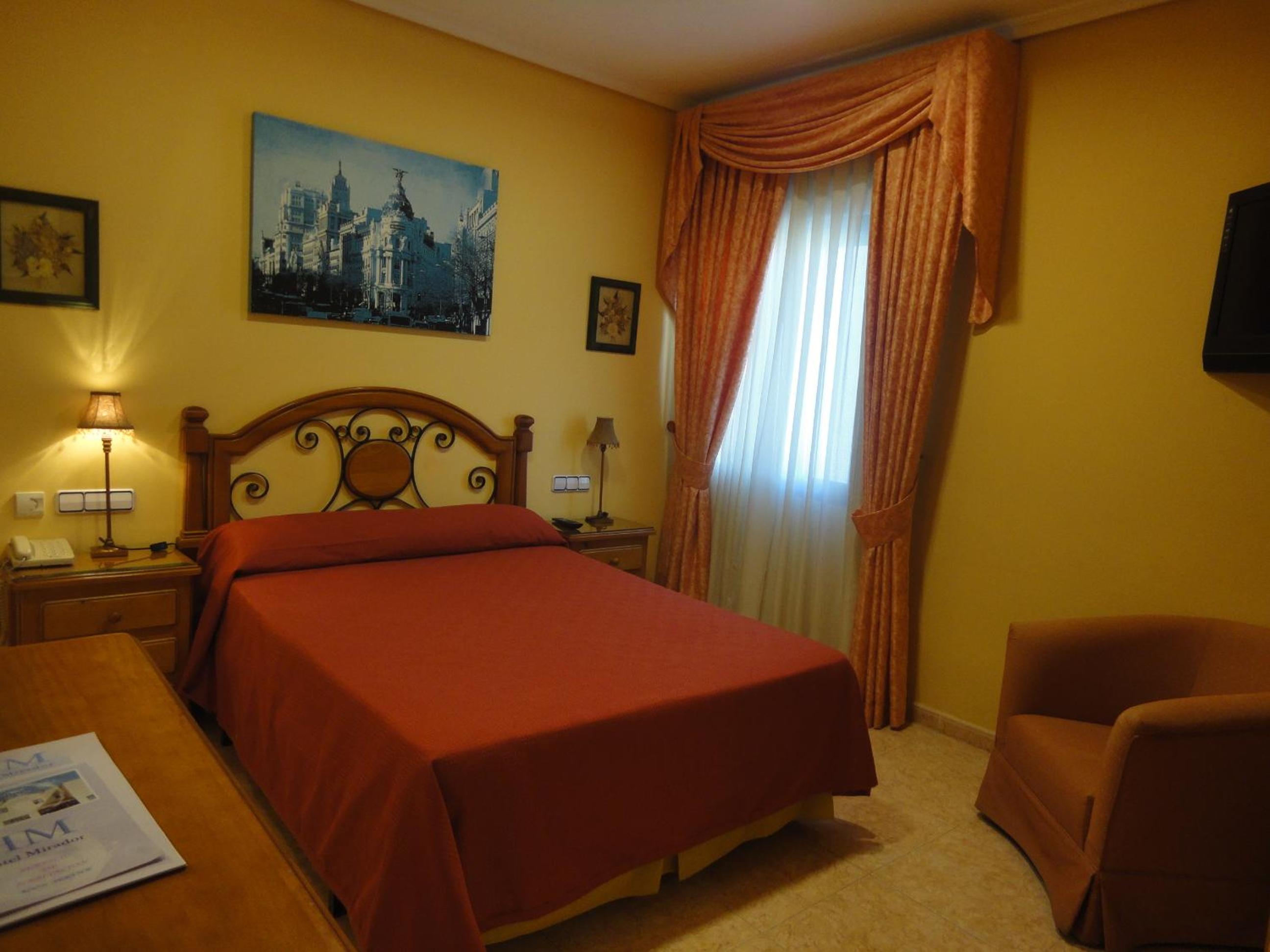 Double or Twin Room photo 3