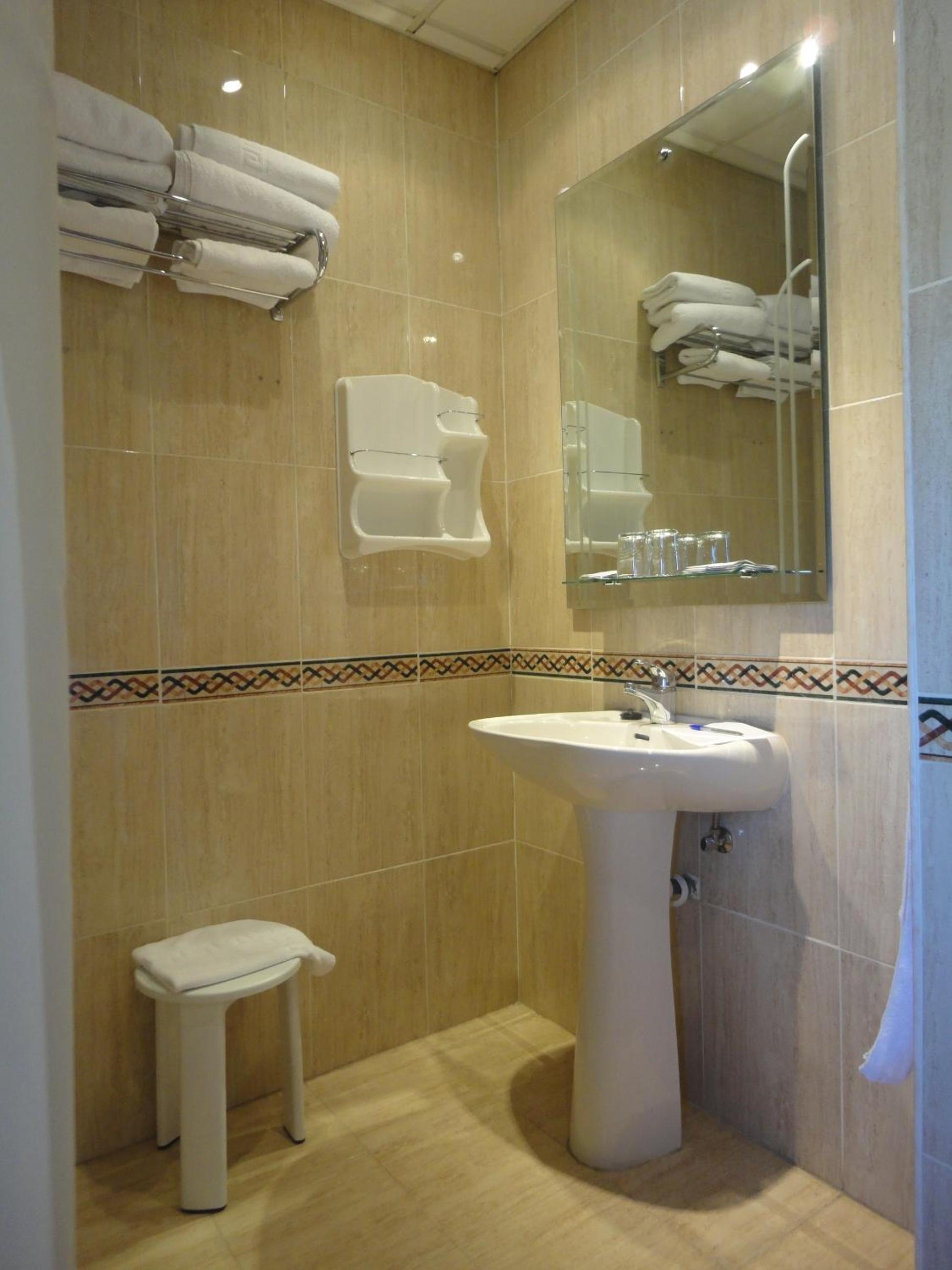 Double Room with Extra Bed photo 2