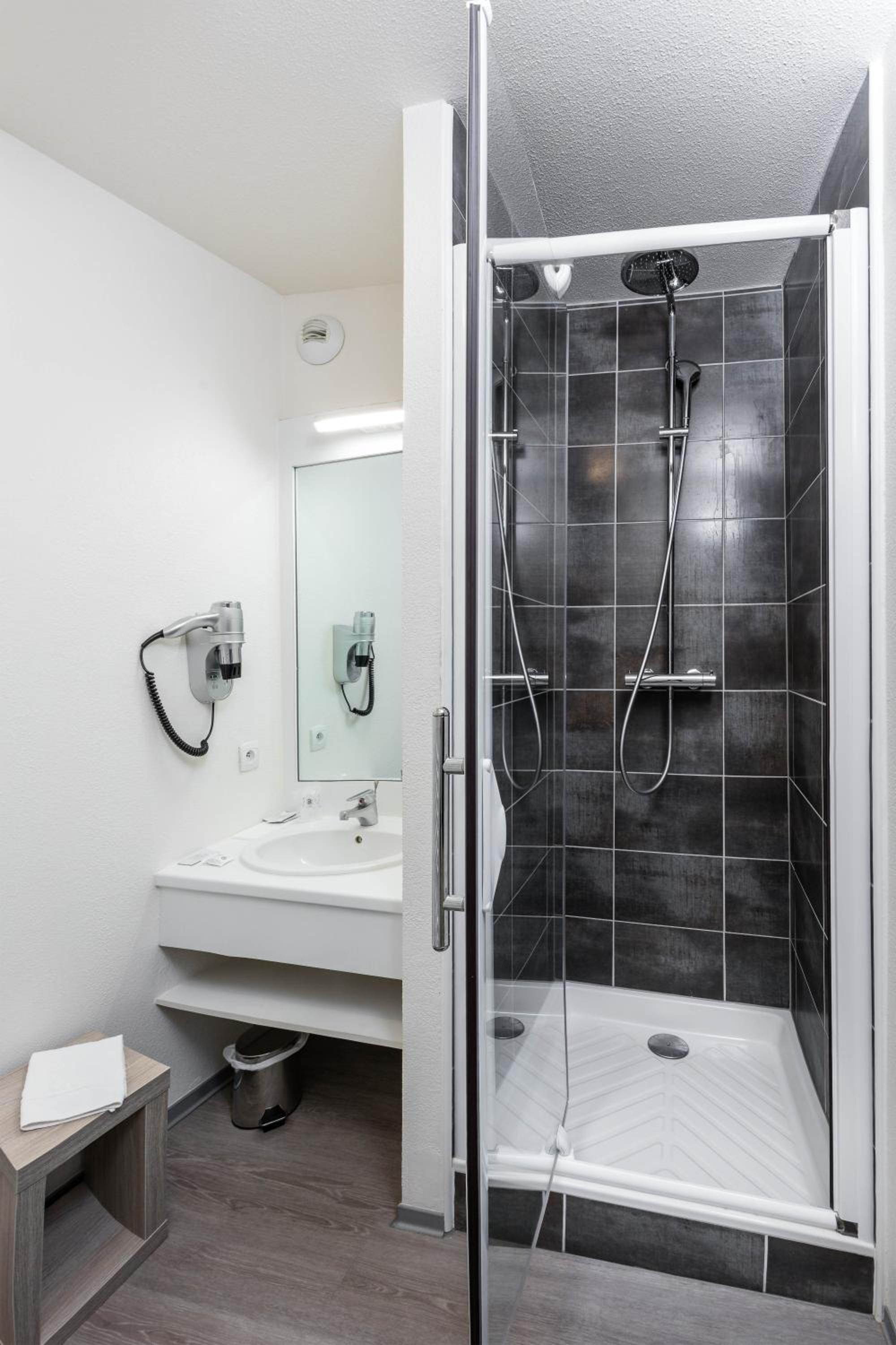 Suite (3-4 people) - Photo 7