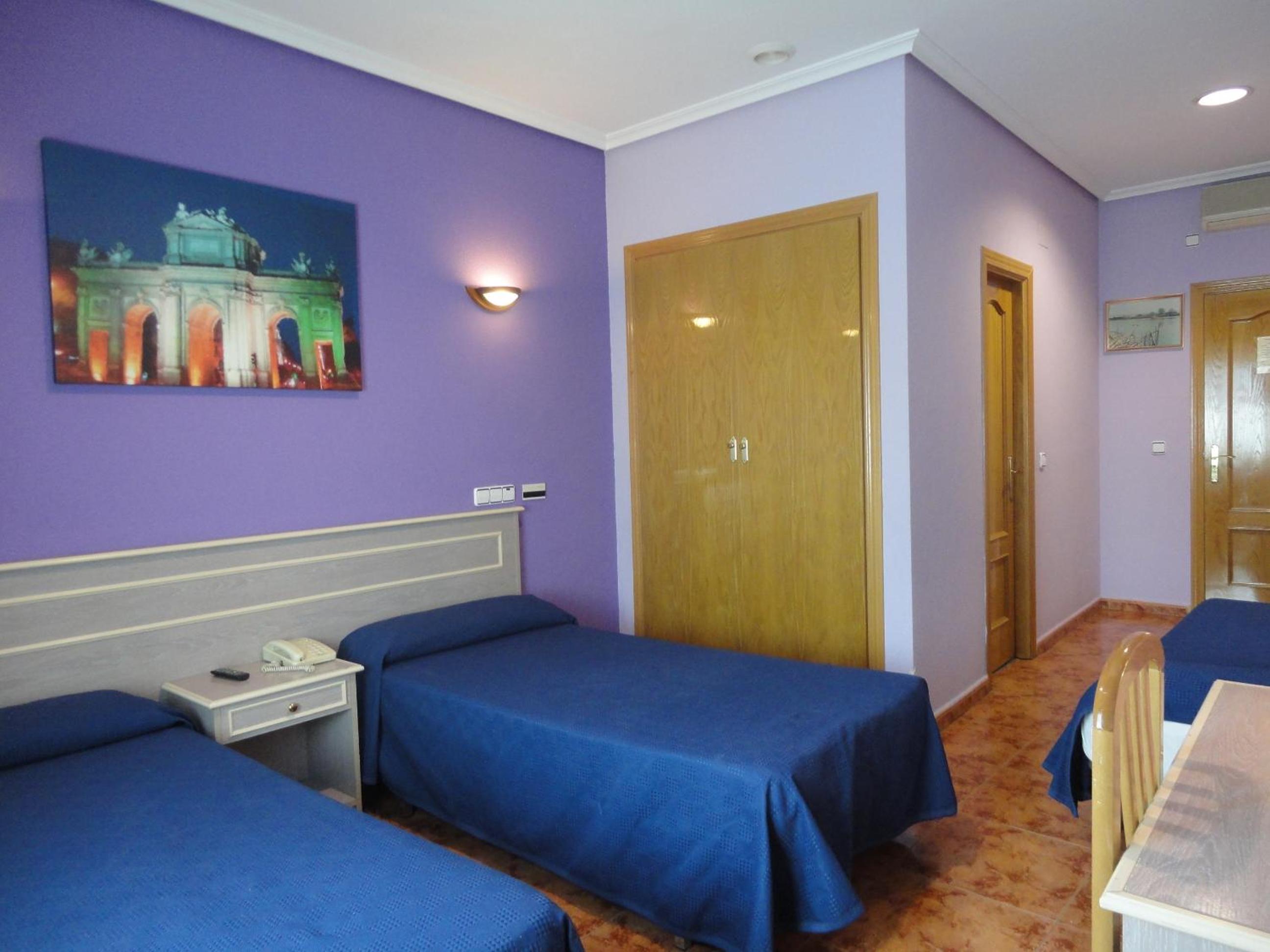 Double Room with Extra Bed photo 3
