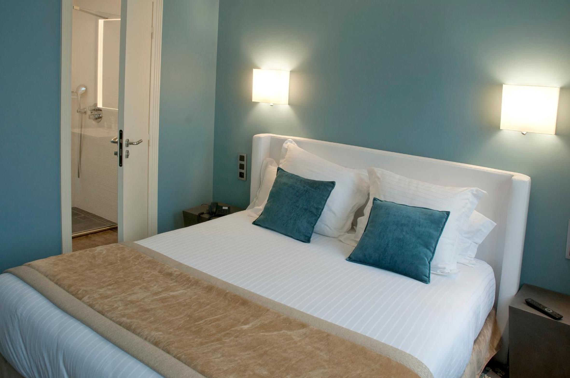 Superior Double Room with Bath photo 2