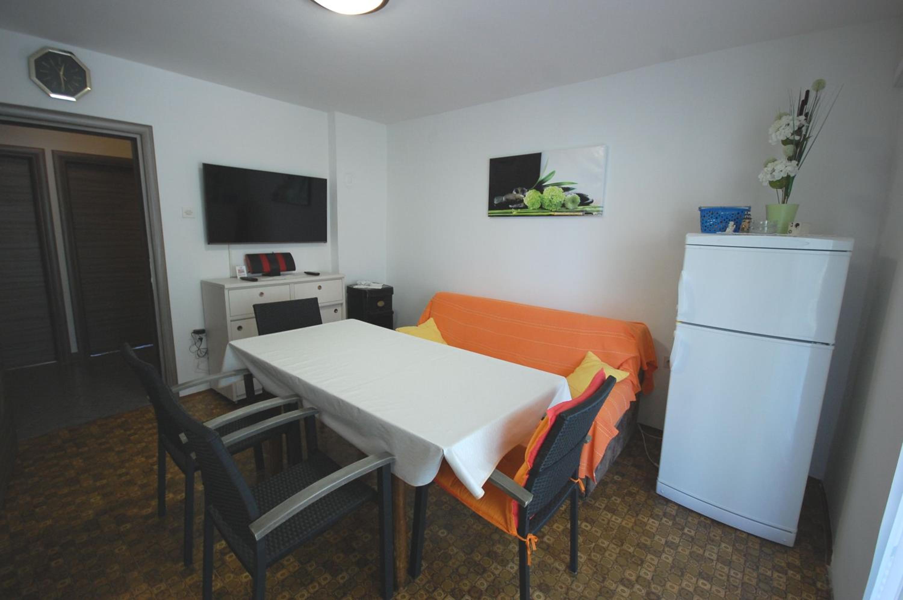 Two-Bedroom Apartment with Terrace photo 2