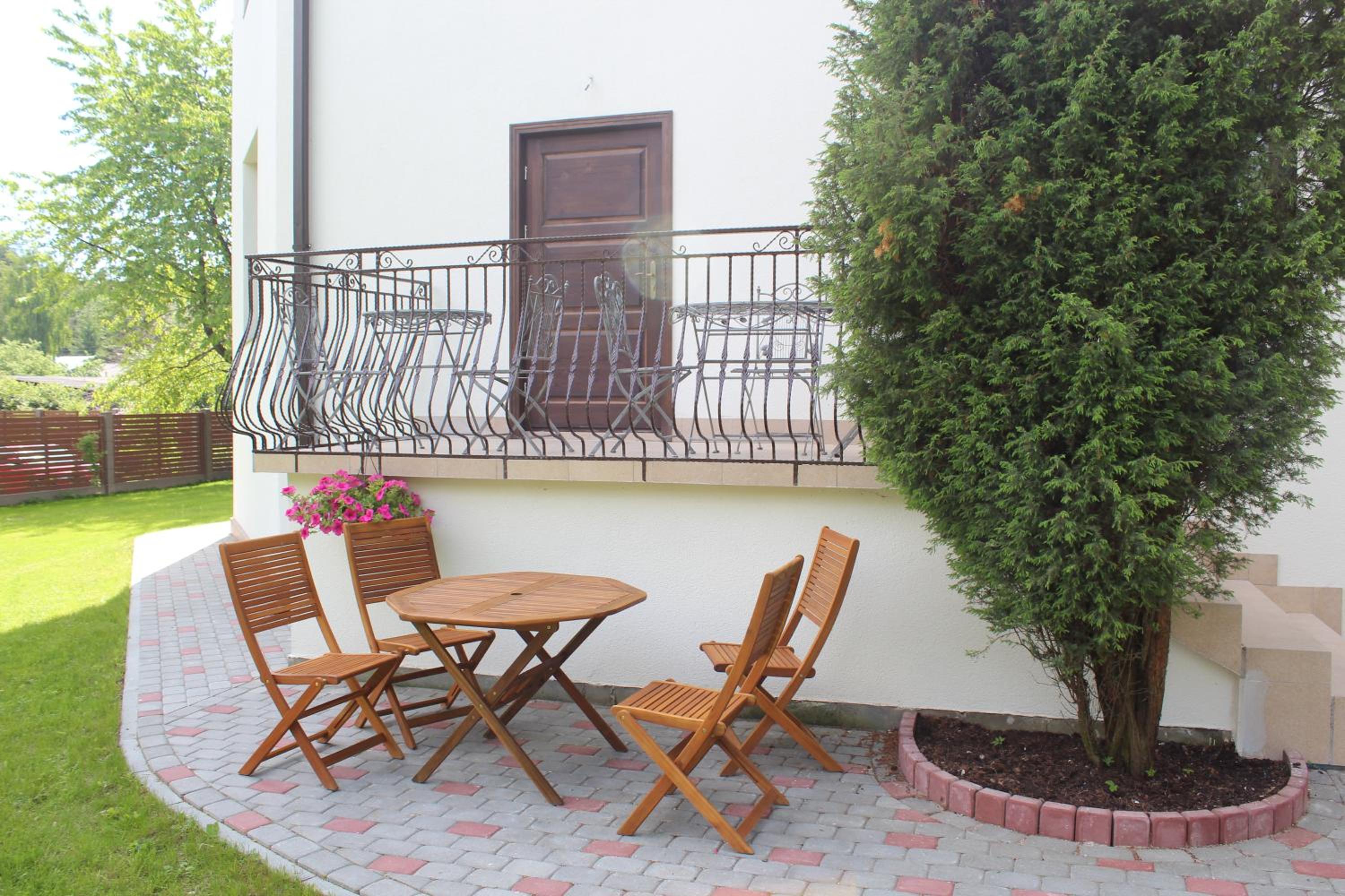 Deluxe Family Room - Photo 8