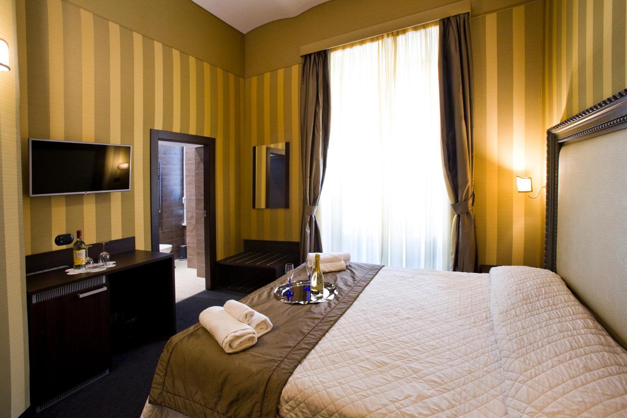 Deluxe Double or Twin Room photo 3