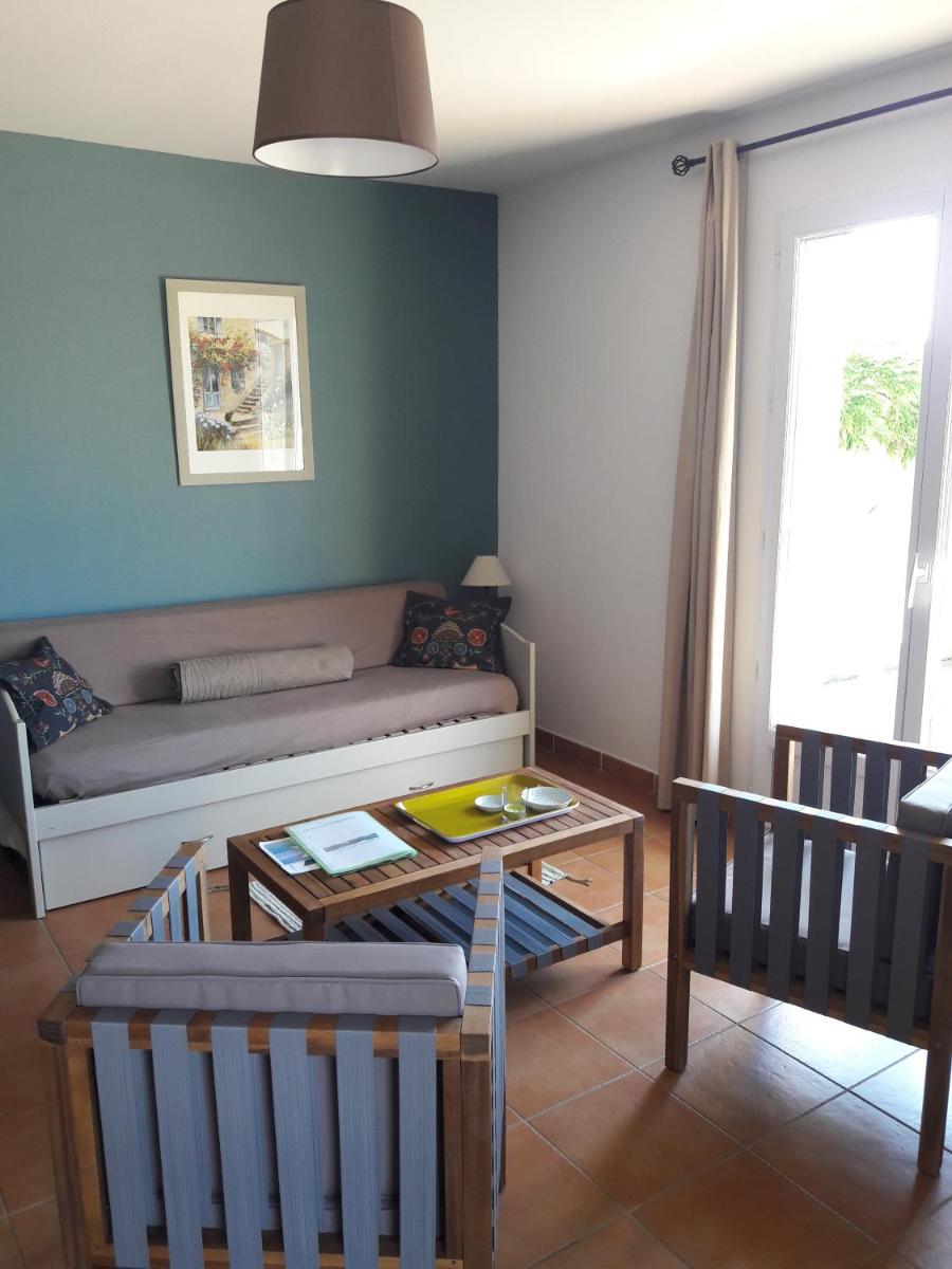 Two-Bedroom Apartment with Large Terrace - Photo 12