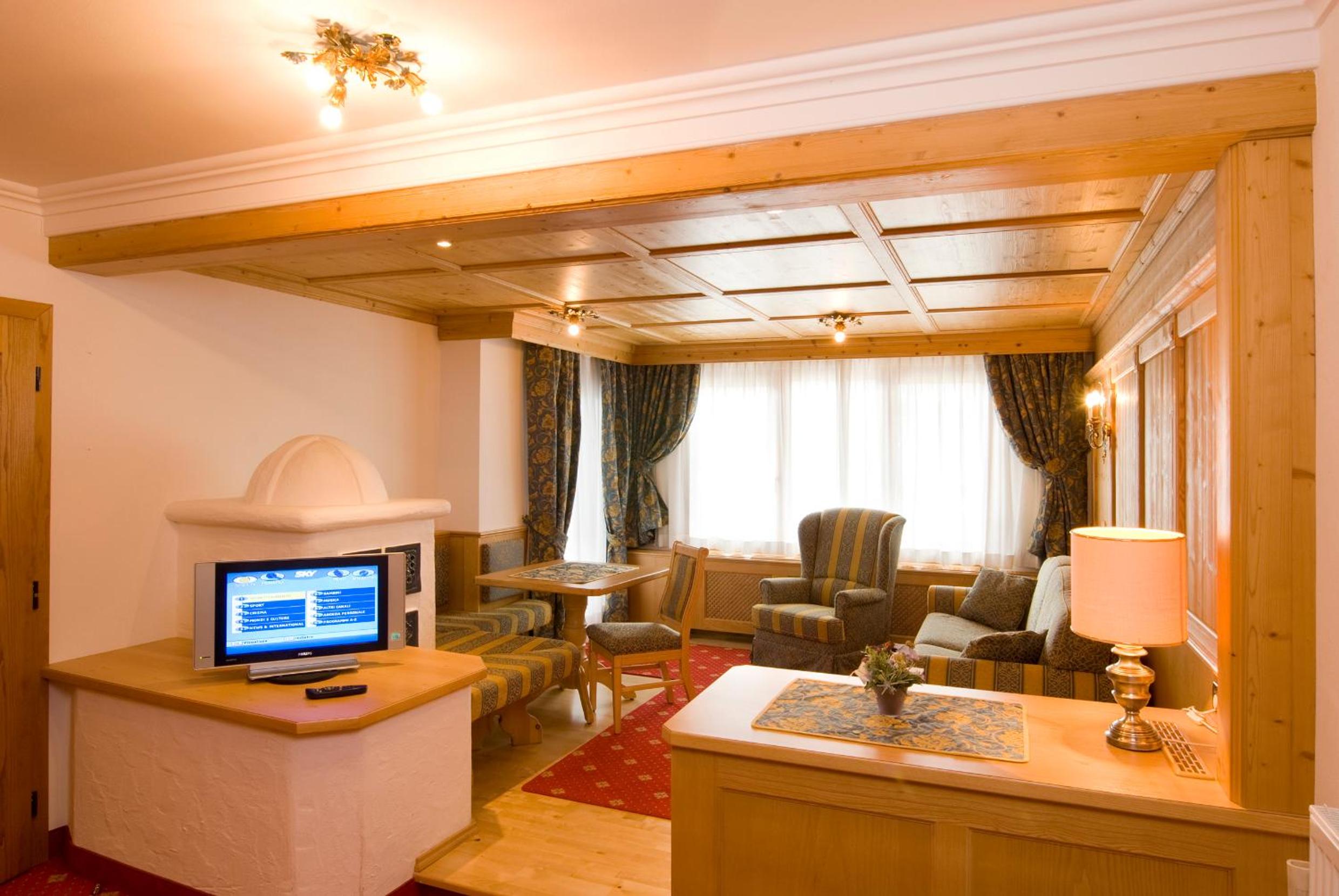 Junior Suite (2 Adults + 2 Children) photo 2