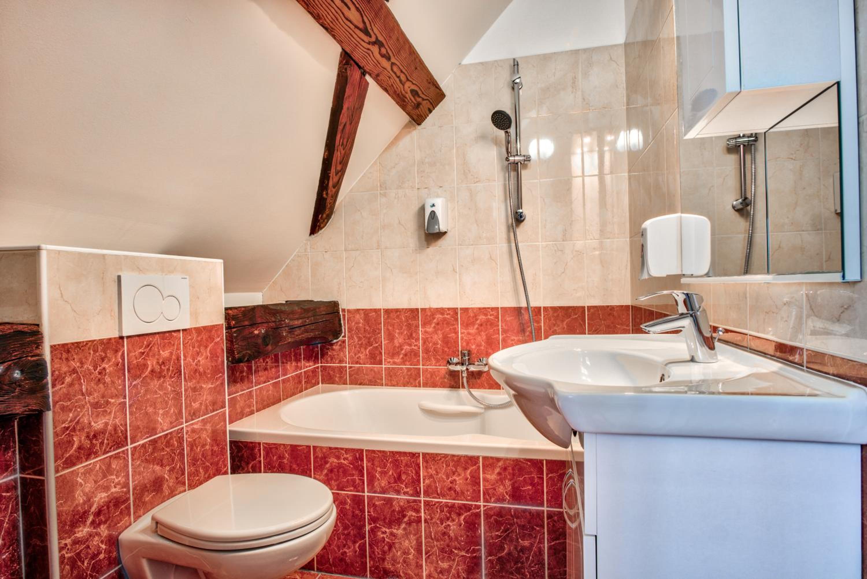 Double Room - Photo 6