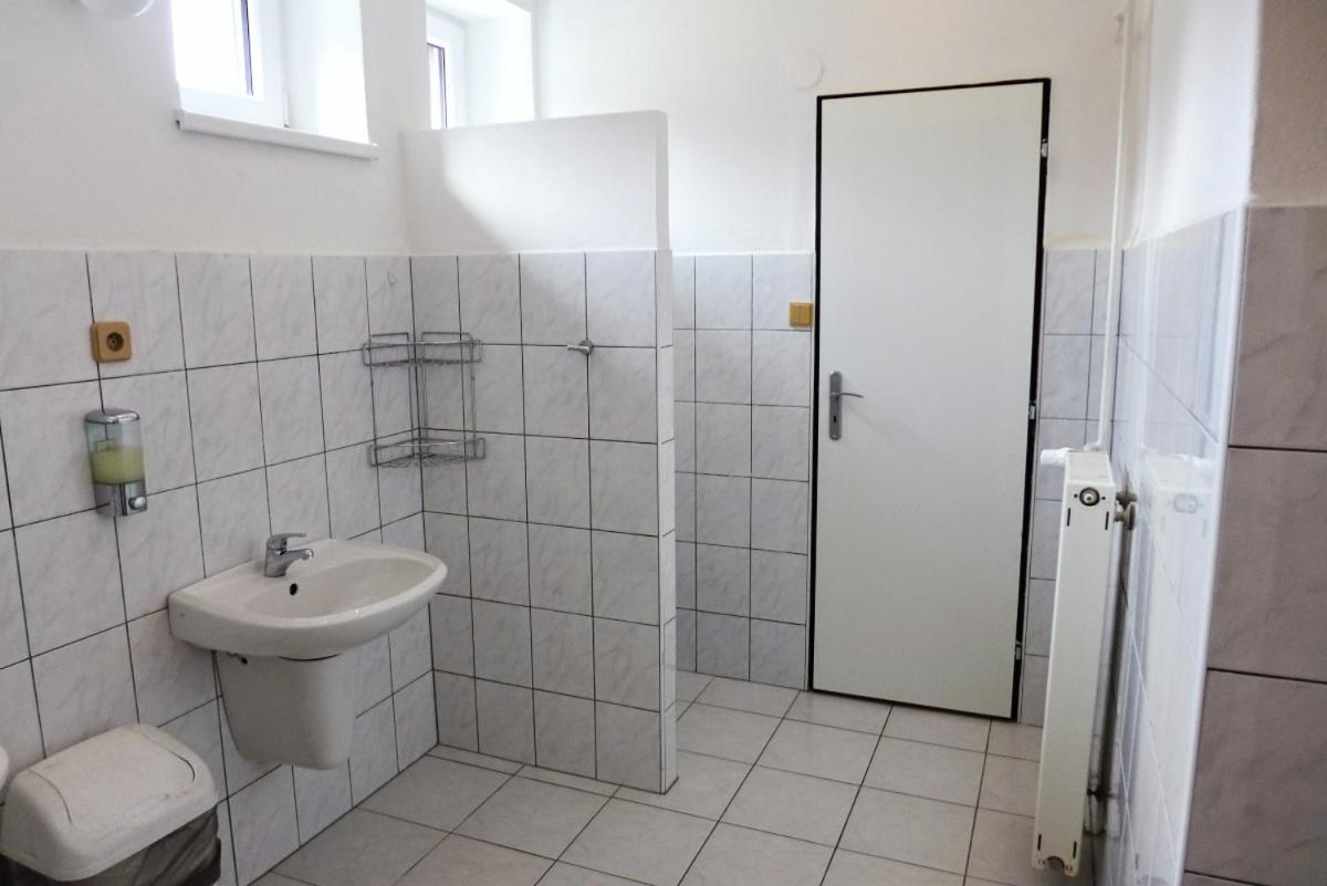 Economy Quadruple Room with Shared Bathroom