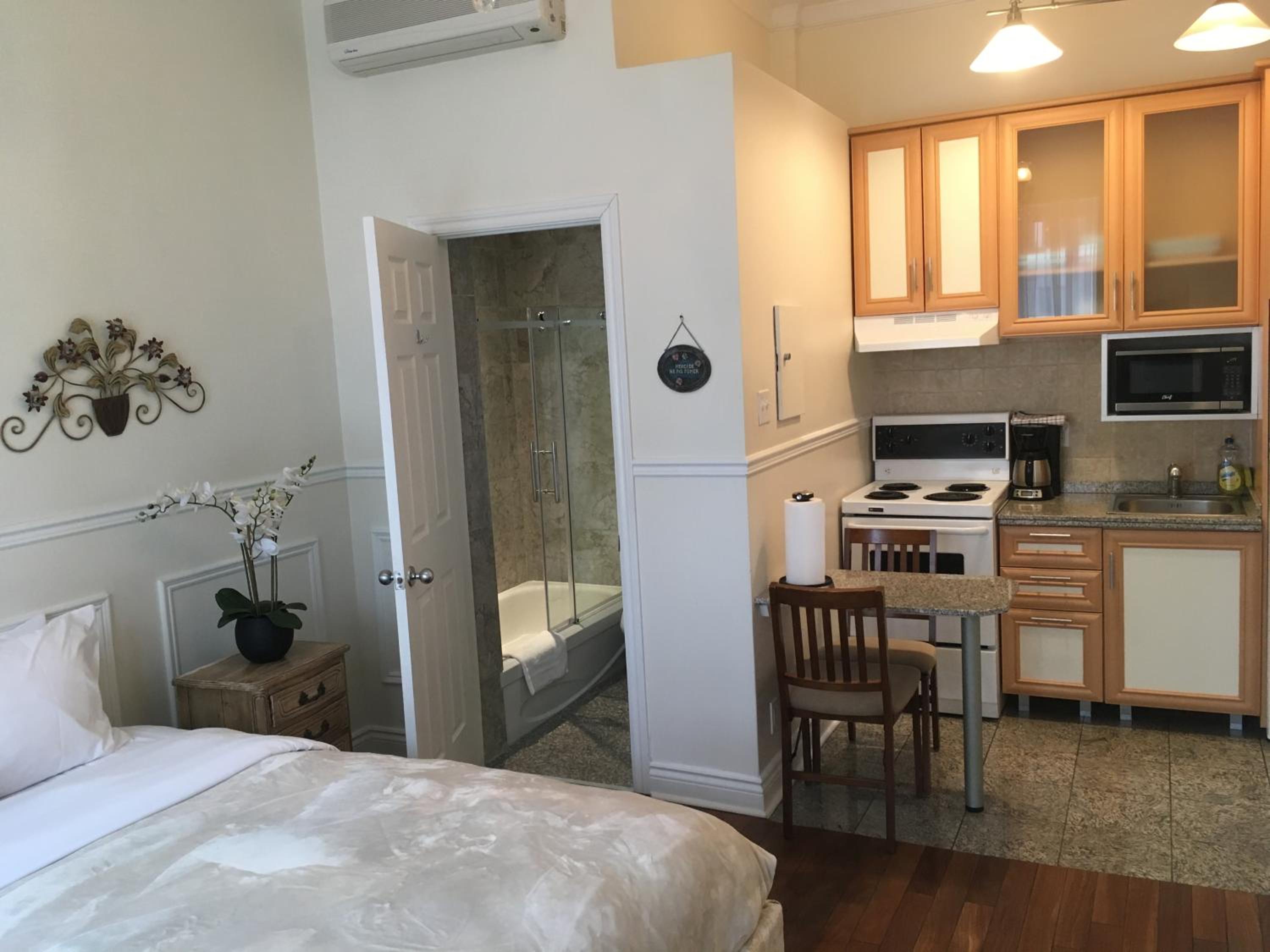 Deluxe Suite - Photo 27