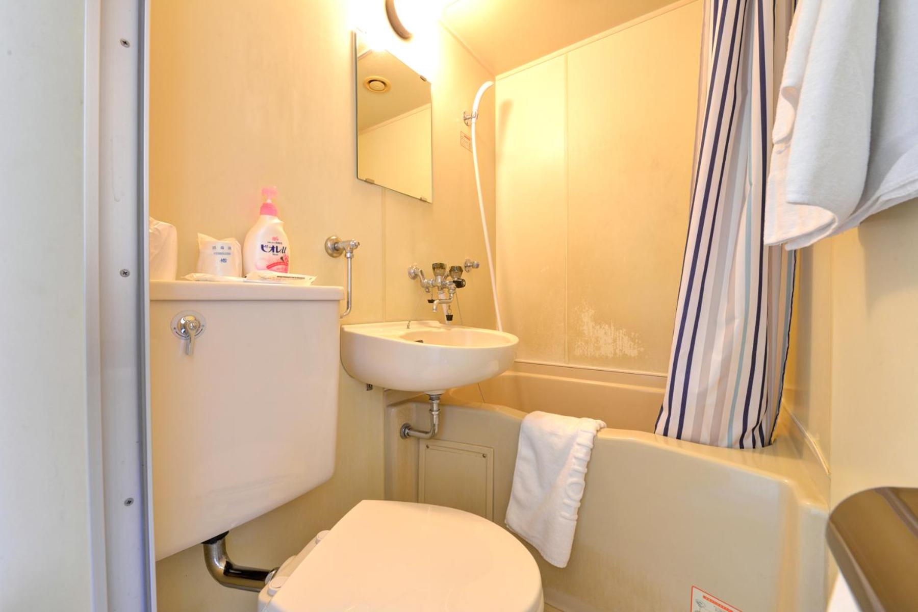 Economy Single Room - Smoking photo 2