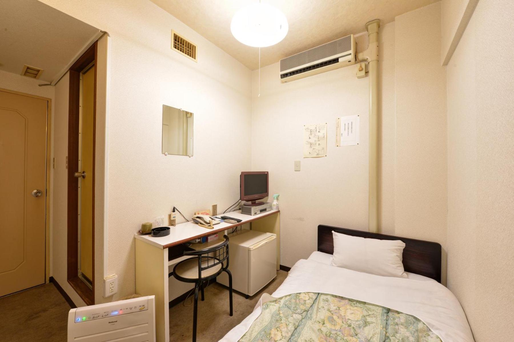 Economy Single Room - Smoking