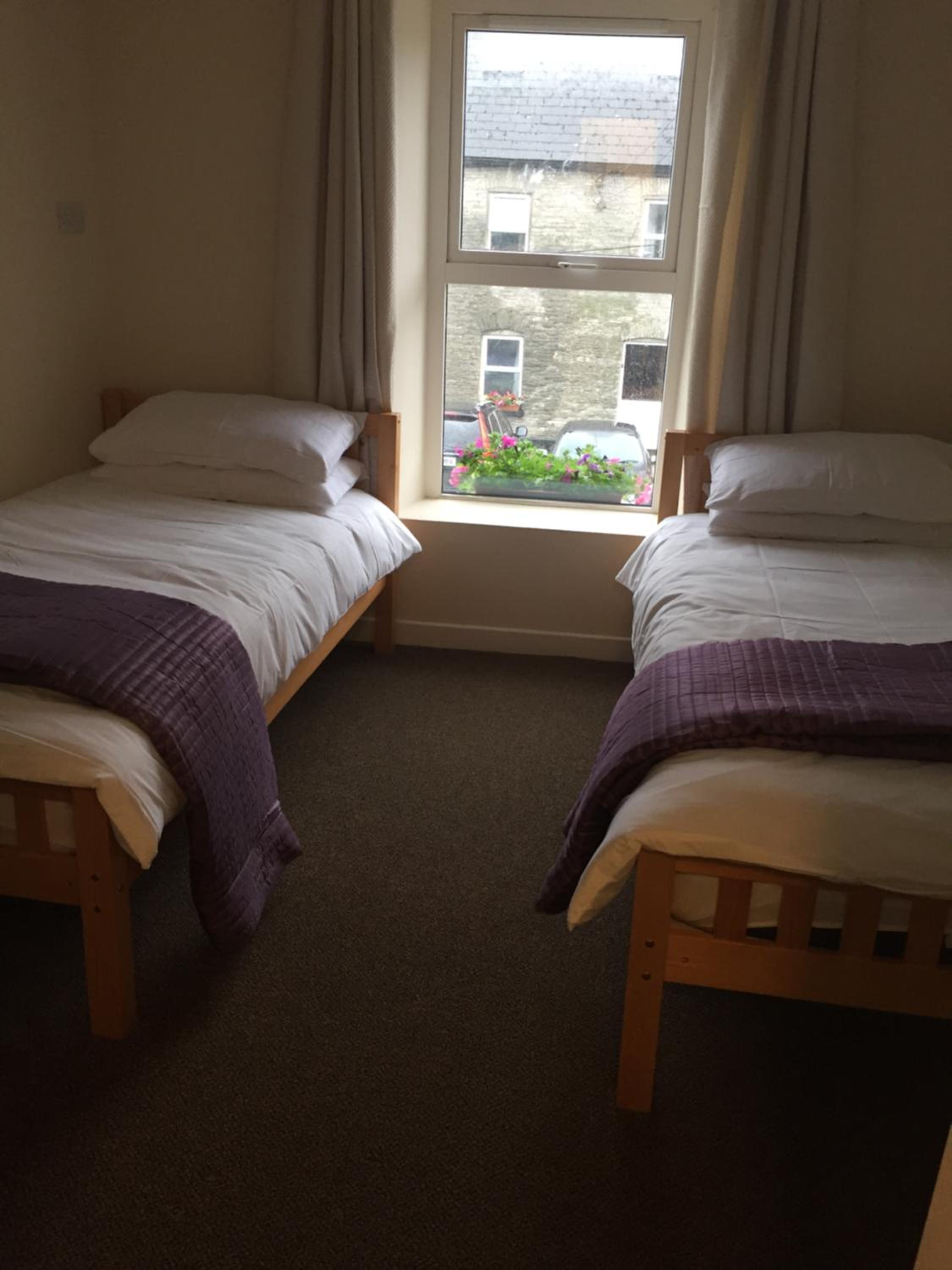 Twin Room with Bathroom photo 1