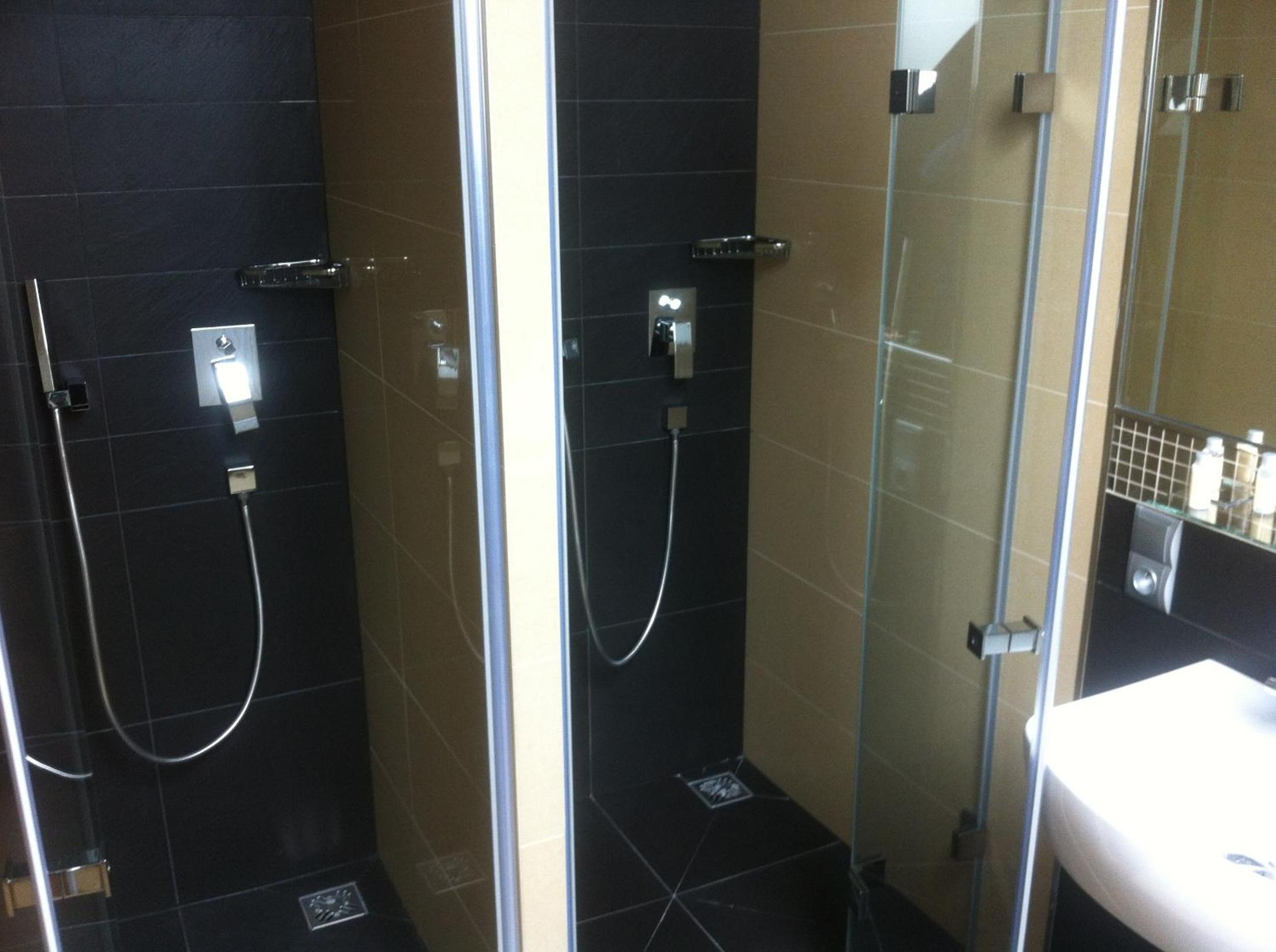 Quadruple Room - Photo 9