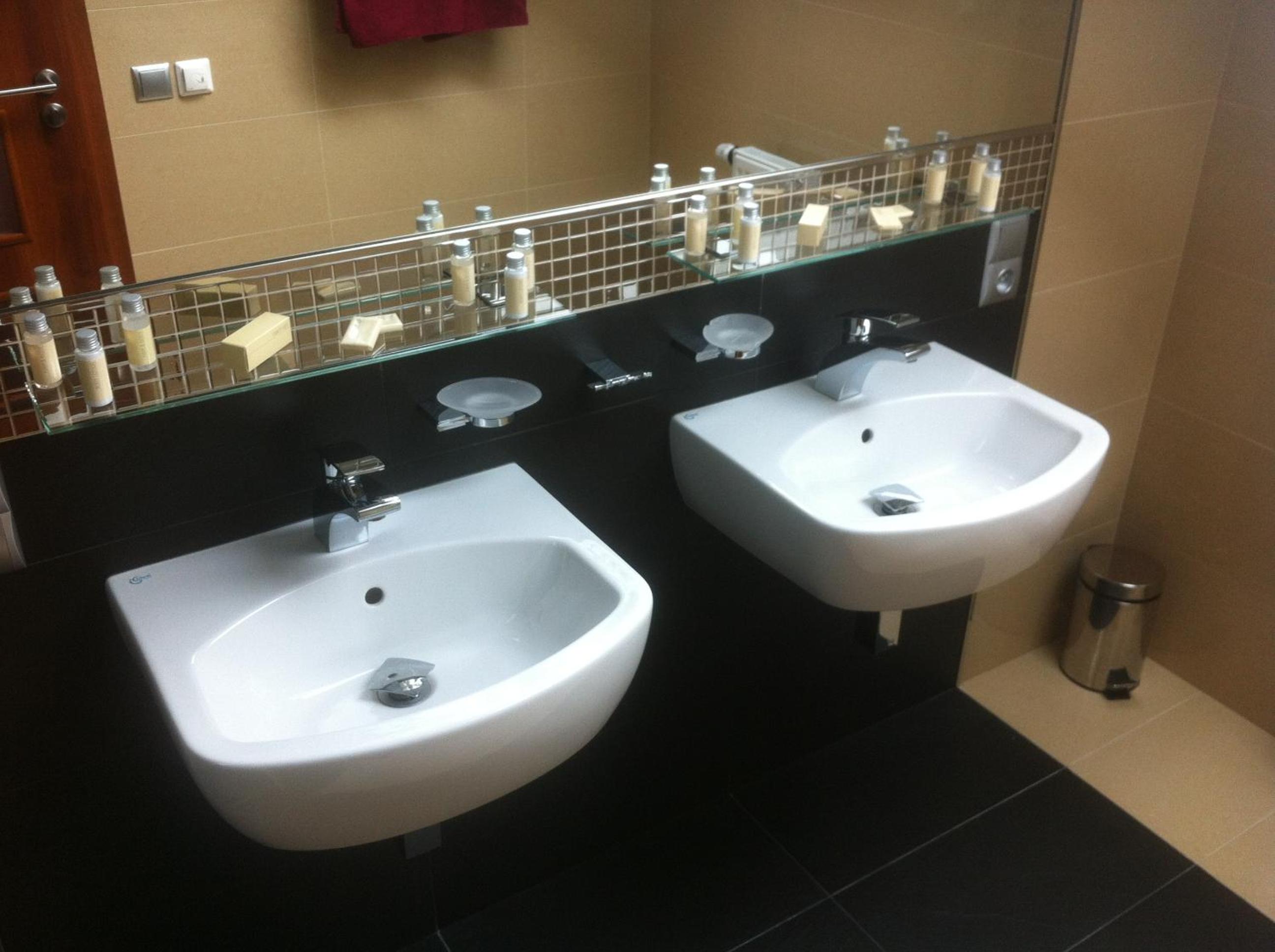 Quadruple Room - Photo 8