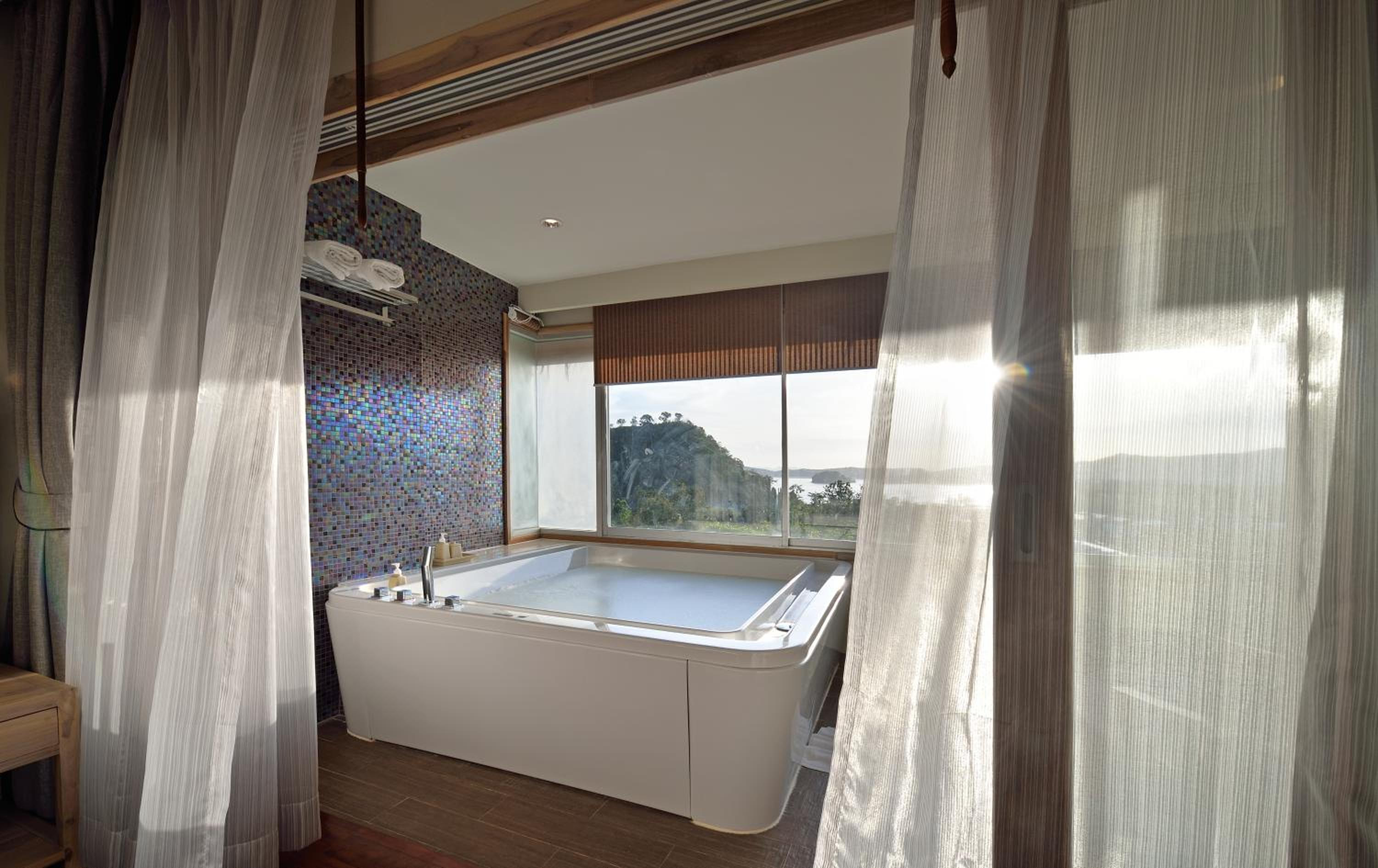 Ocean Chalet Suite photo 3