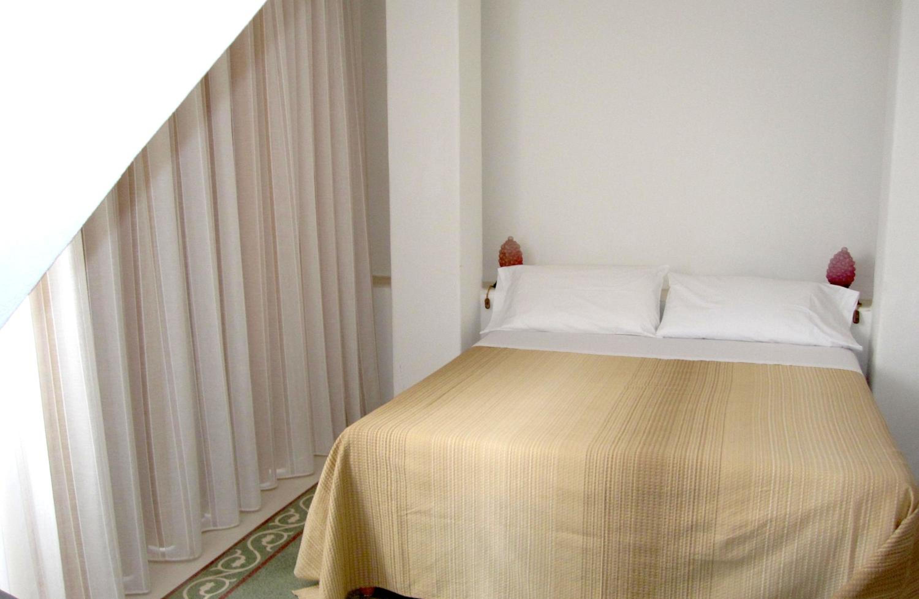 Economy Double Room photo 2