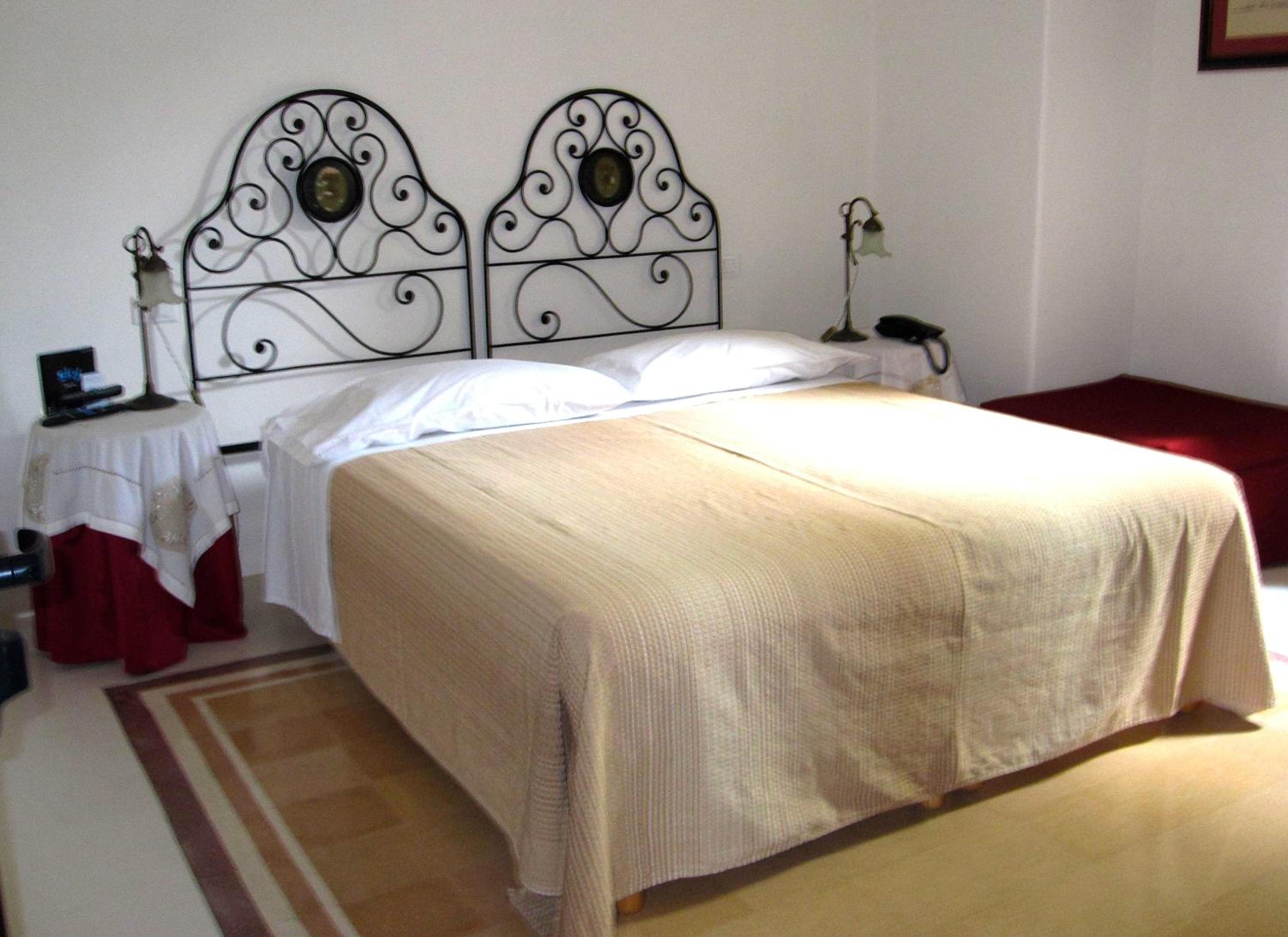 Double or Twin Room photo 2
