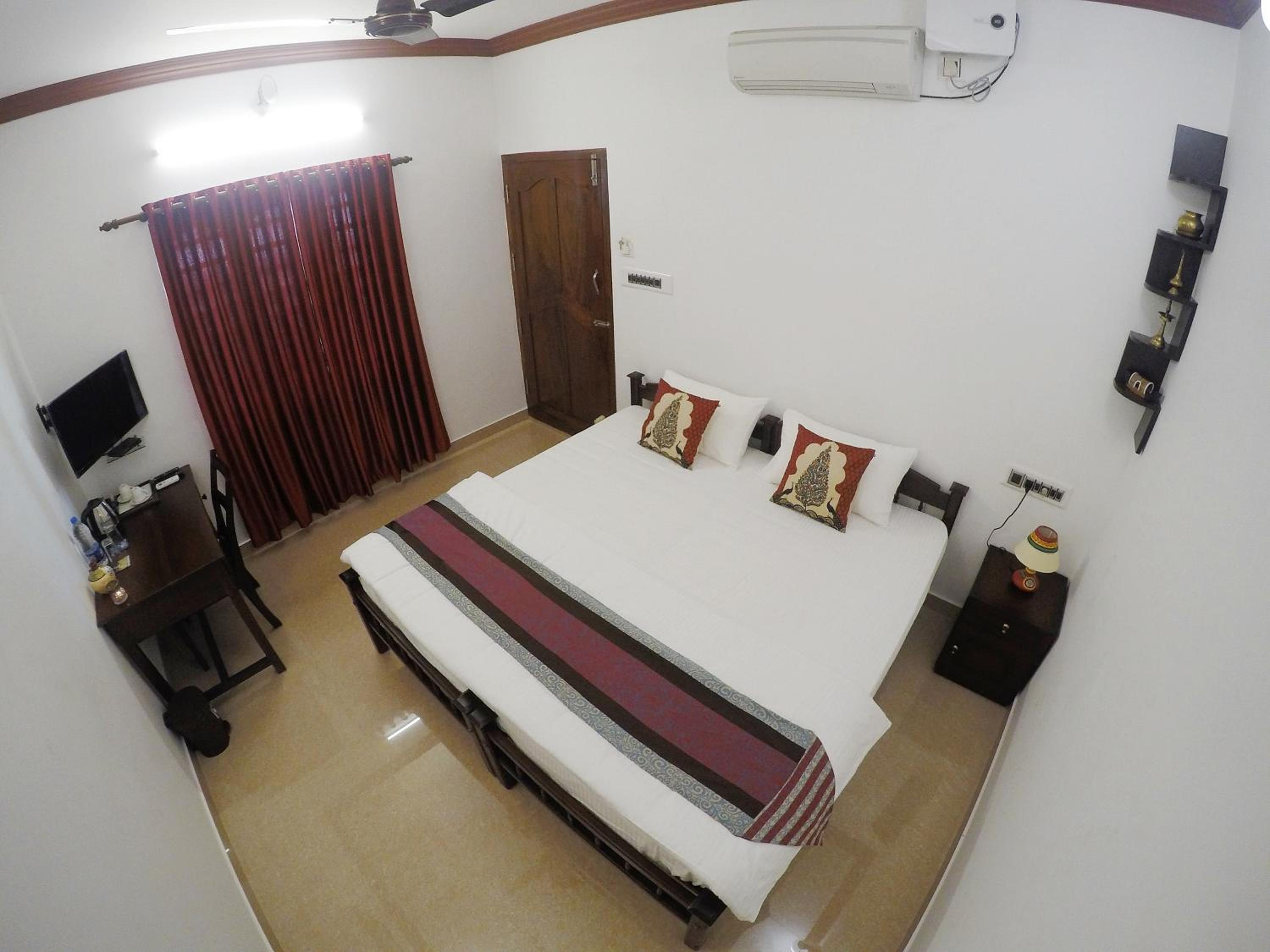 Deluxe Double or Twin Room with Sea View - Photo 15