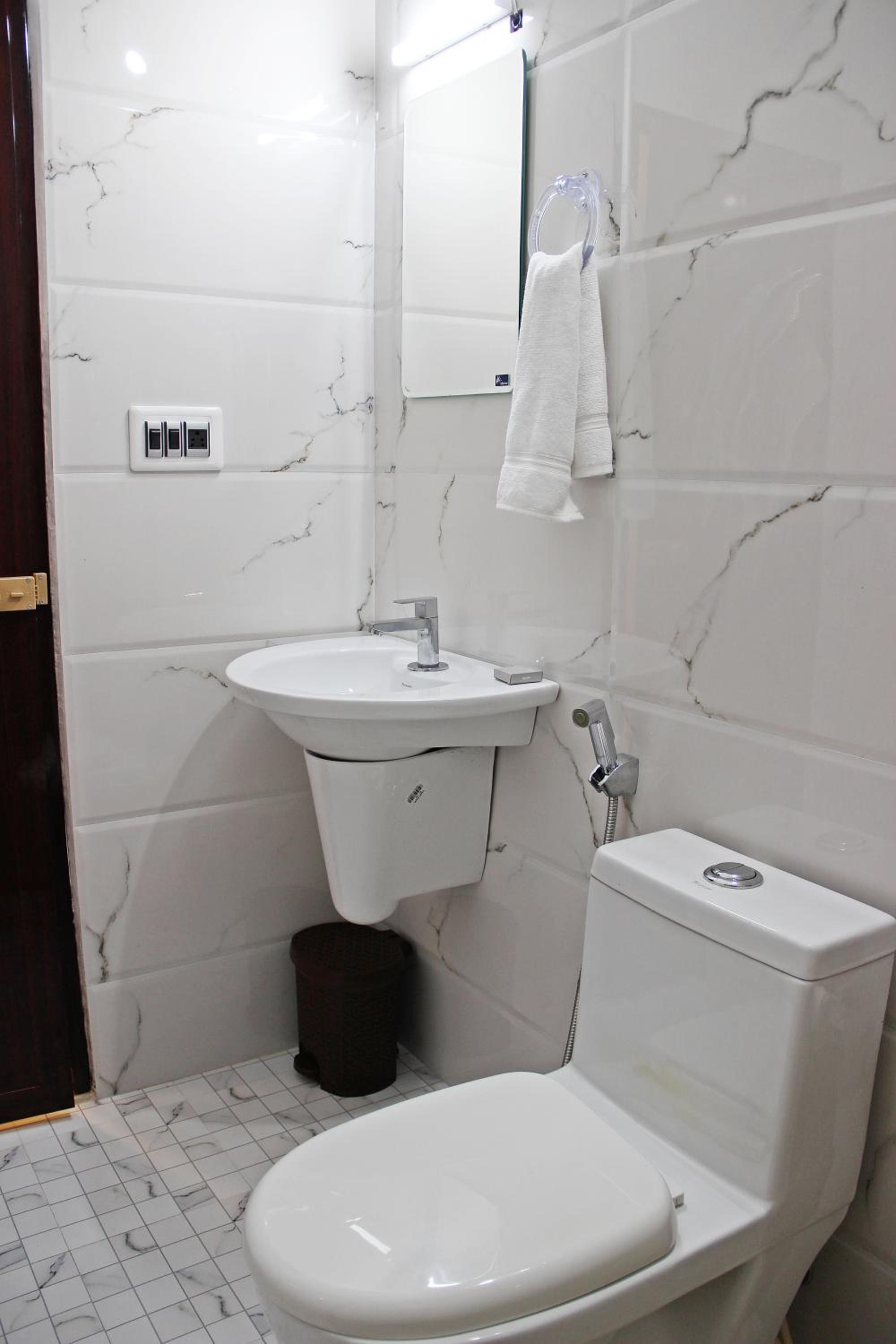 Deluxe Queen Room - Photo 3
