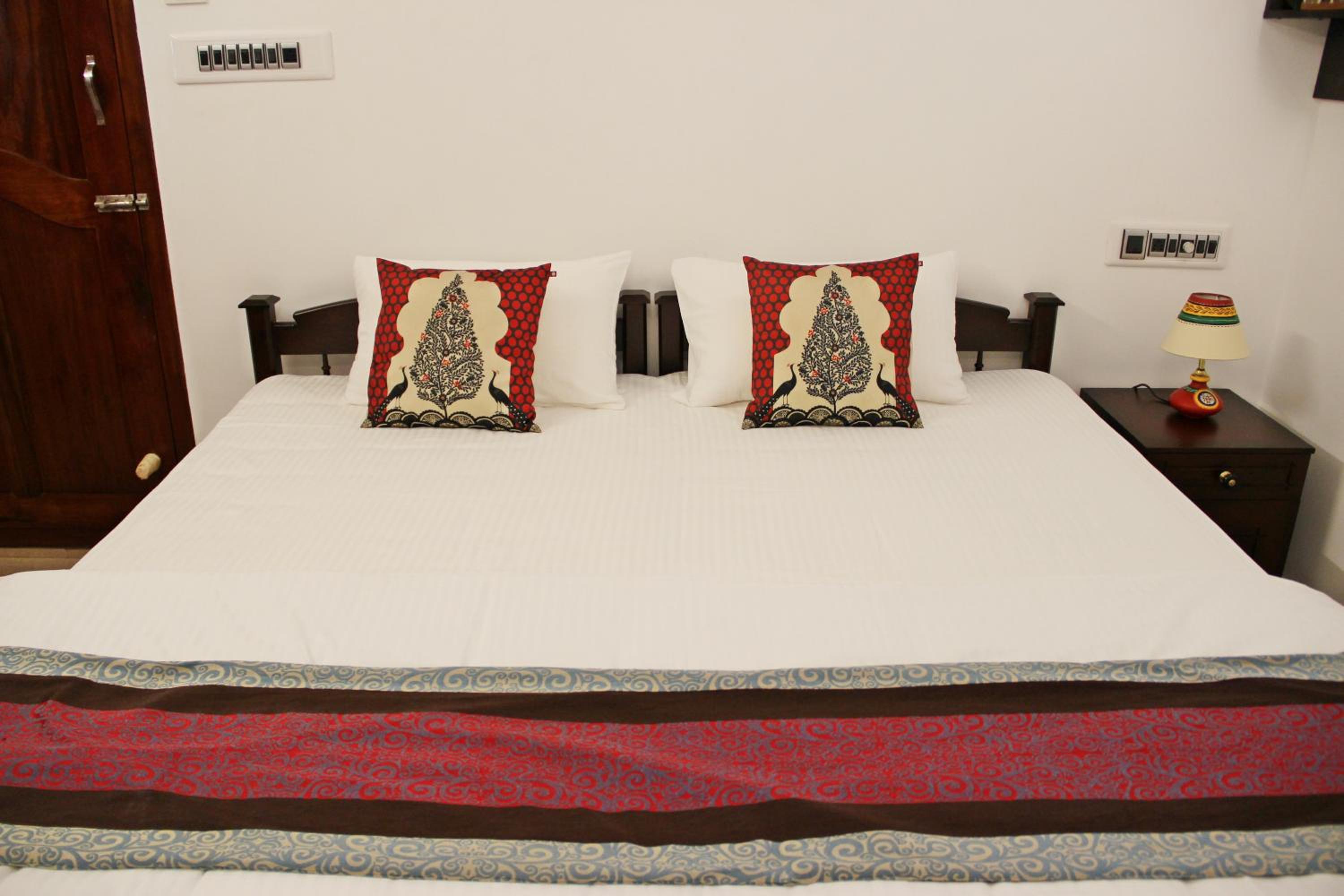 Deluxe Double or Twin Room with Sea View - Photo 9