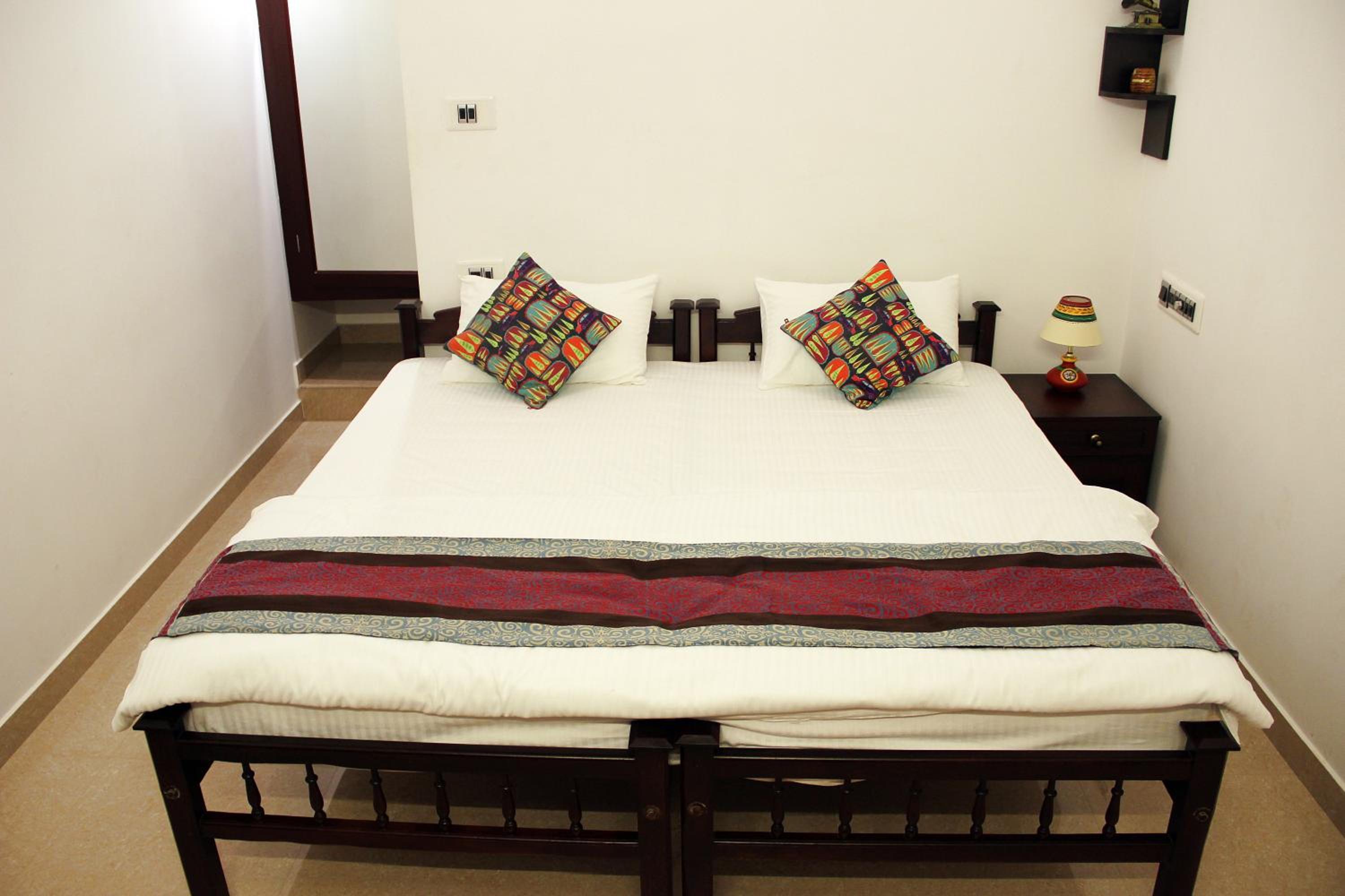 Deluxe Double or Twin Room with Sea View - Photo 8