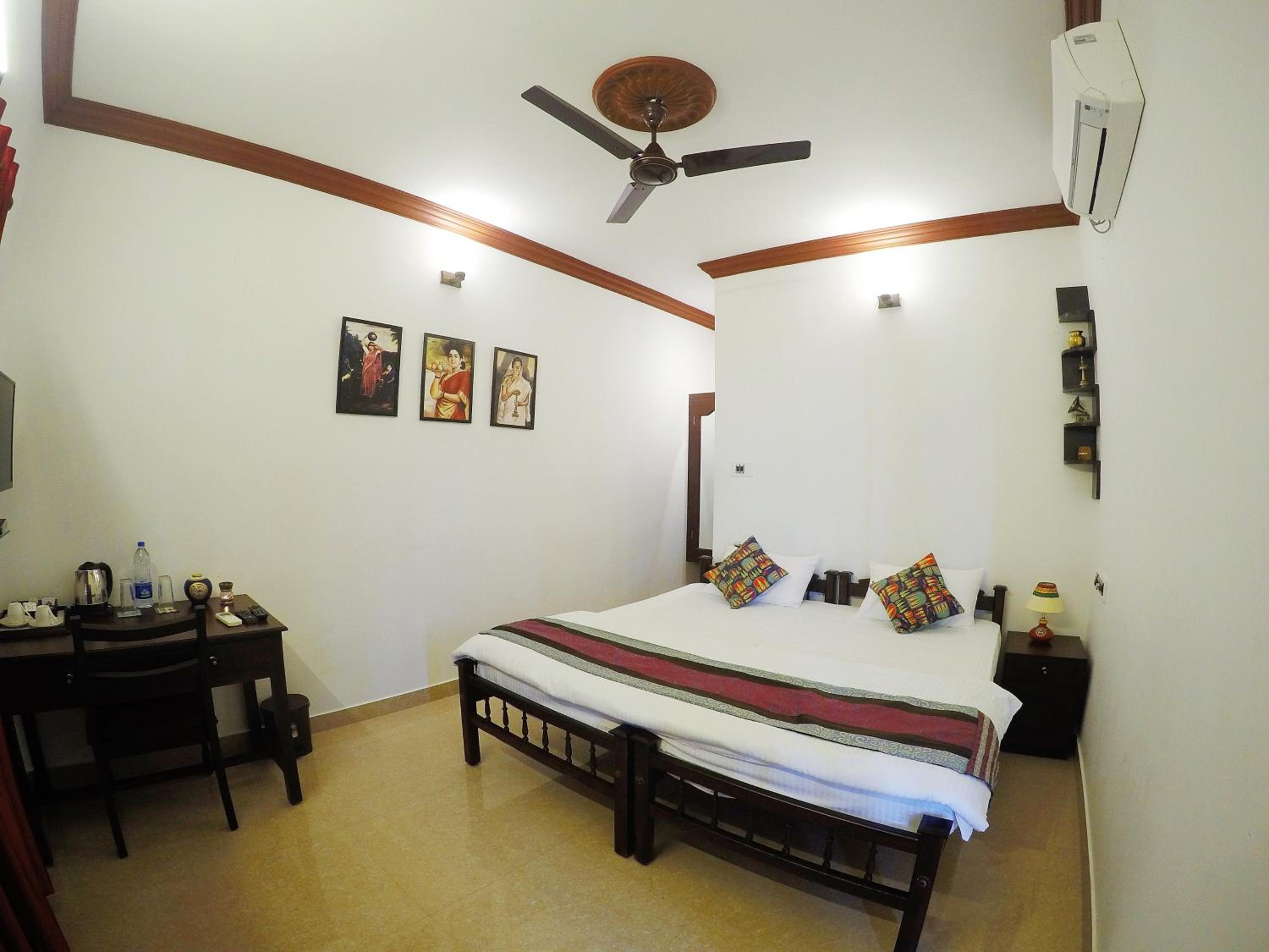 Deluxe Double or Twin Room with Sea View - Photo 1