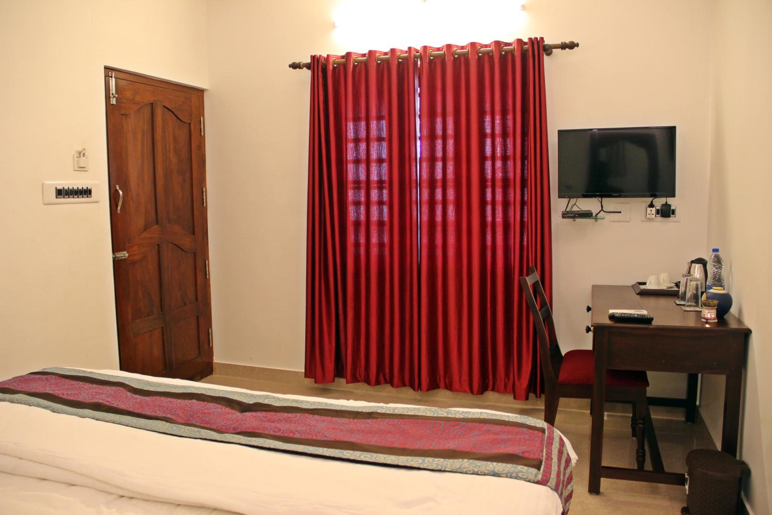 Deluxe Double or Twin Room with Sea View - Photo 3