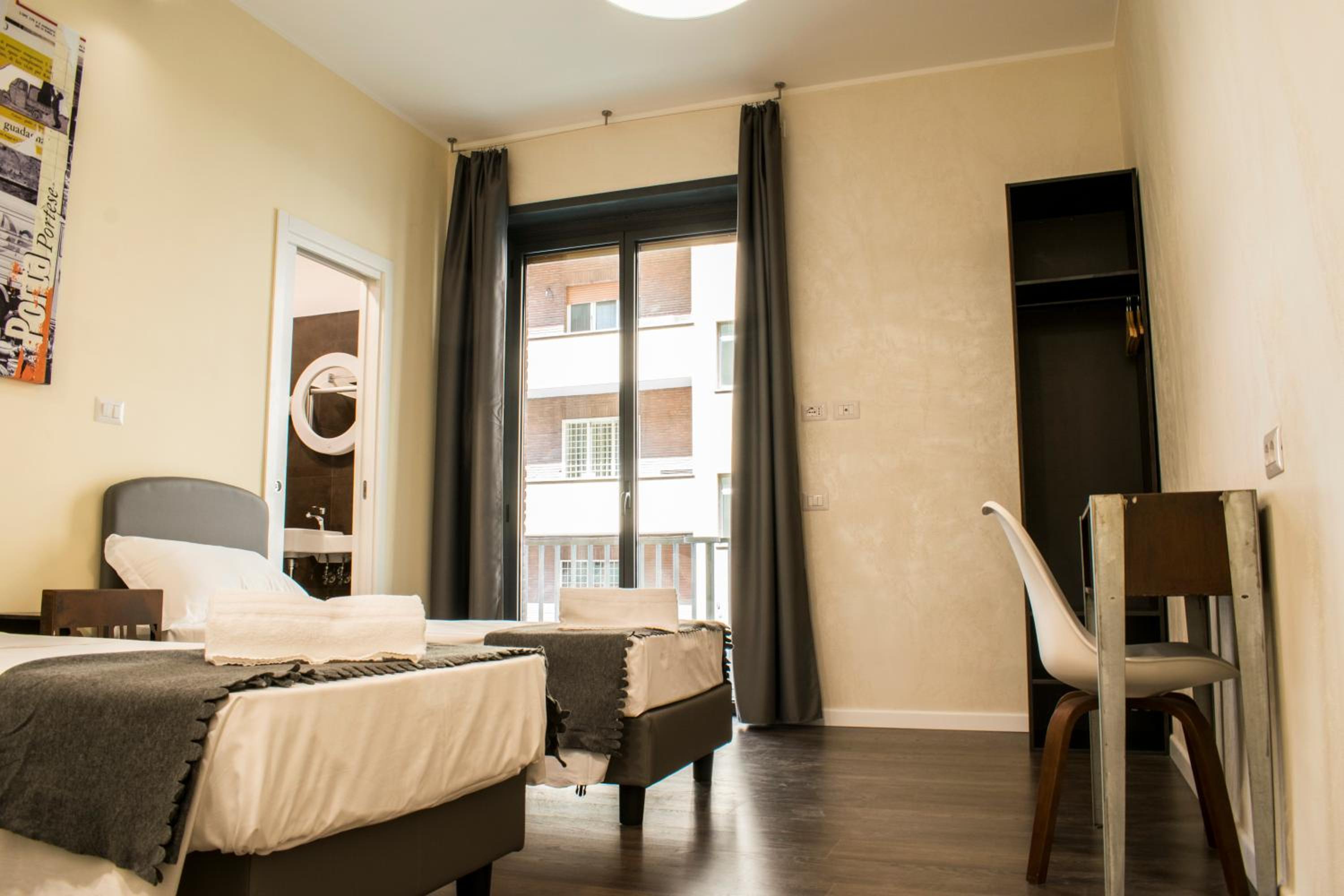Bed in 3-Bed Female Dormitory Room with En suite Bathroom photo 3