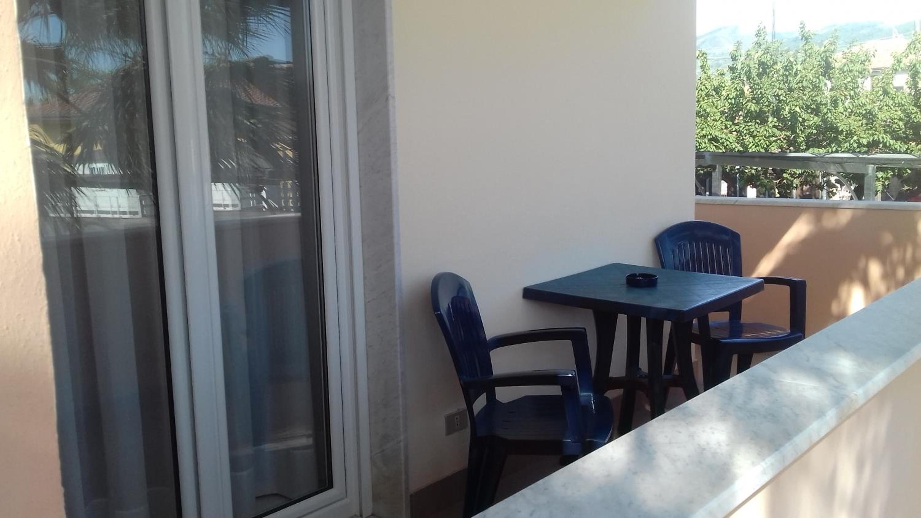 Studio with Balcony photo 2