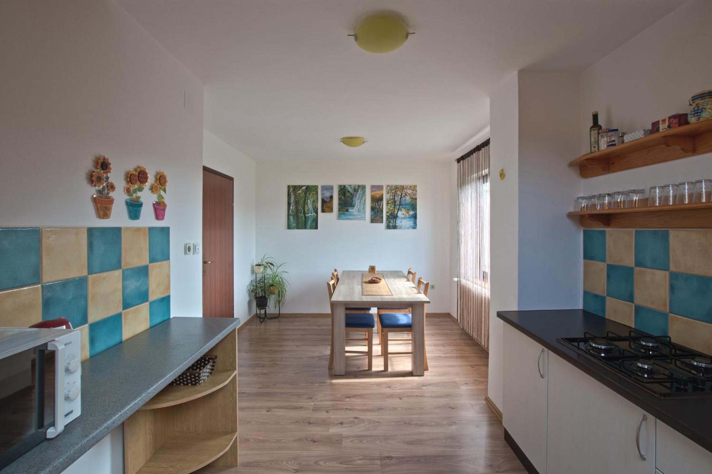 Two-Bedroom Apartment - Photo 7