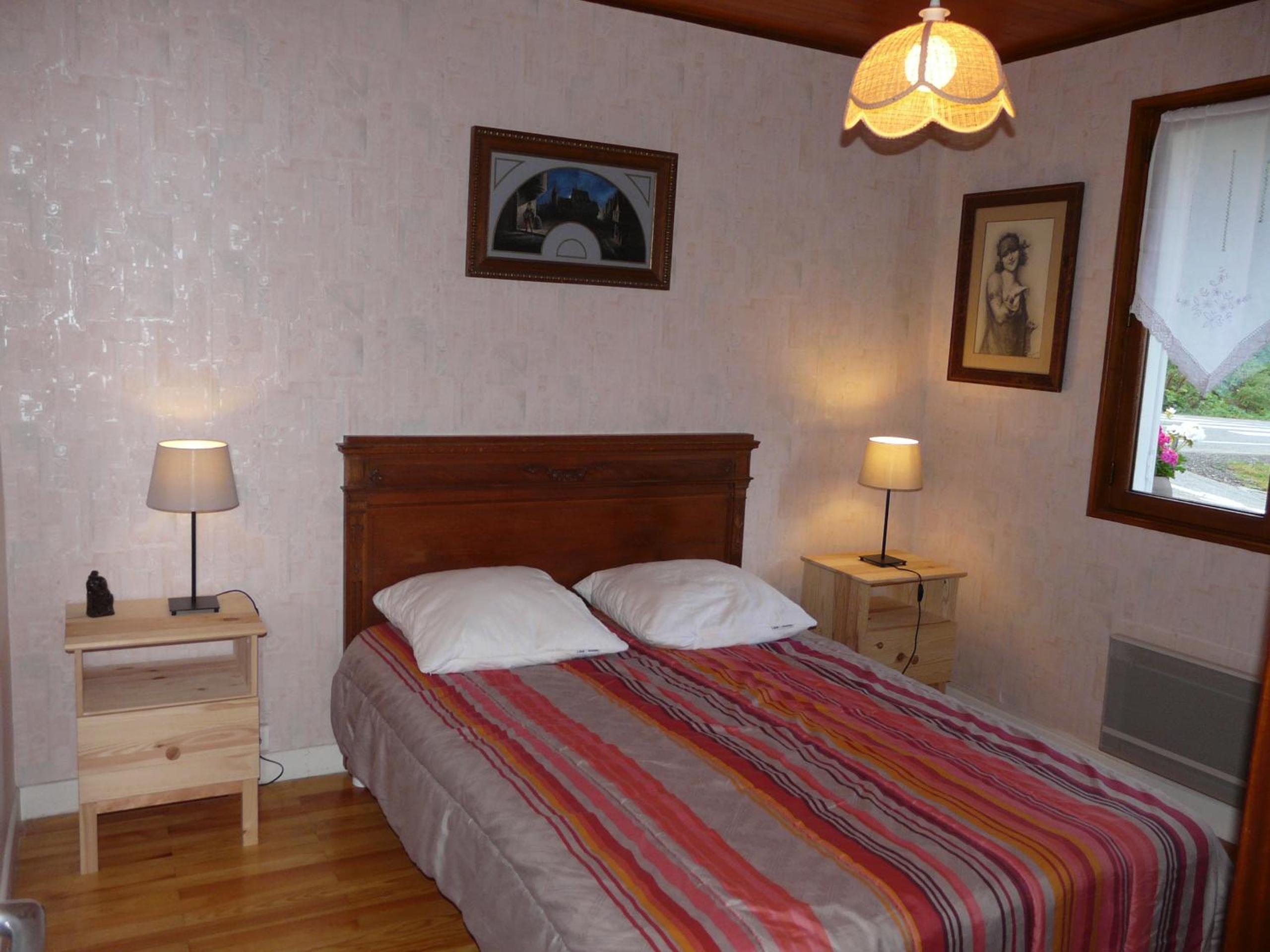 Two-Bedroom House - Photo 10