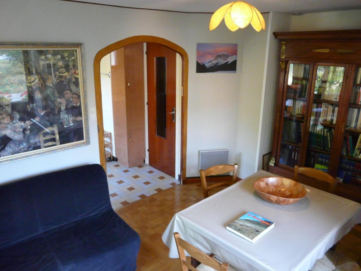 Two-Bedroom House - Photo 9